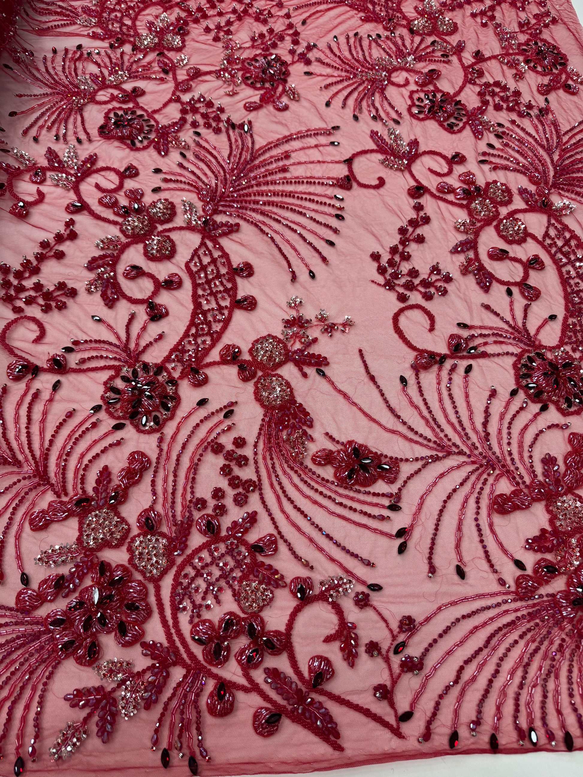 Broderie premium pe tul roșu bordo Model JI 3373, 140 cm, la metru,cu cristale si margele – Design Luxury Couture