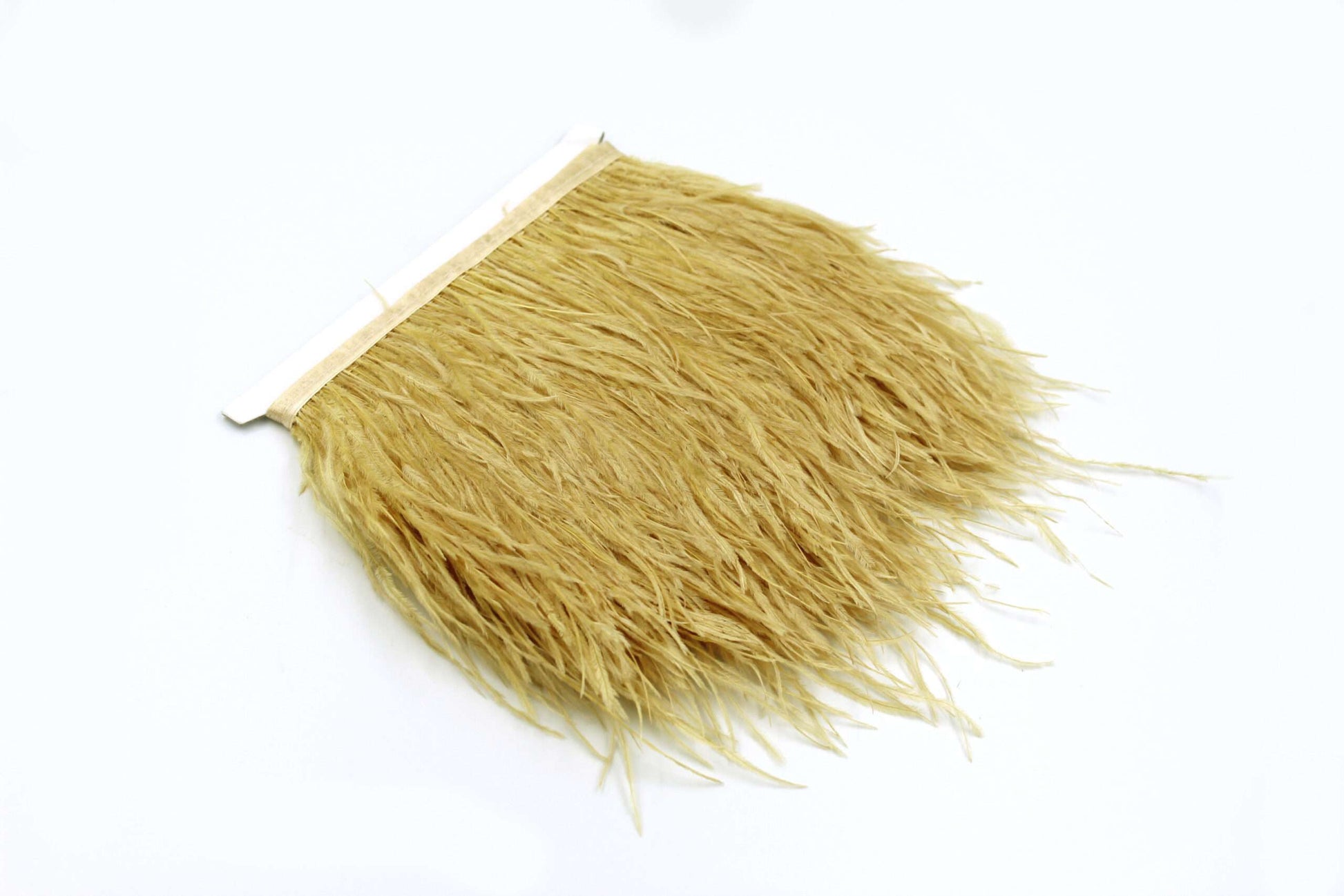 Pene de Strut Decorative pentru Rochii si Accesorii – 10 Metri/Rola mercerie saturn pene de strut