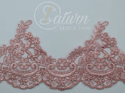 Dantela brodata Carolin pe tul, model floral cu margine scallop – latime 15 cm,(13.7metri)