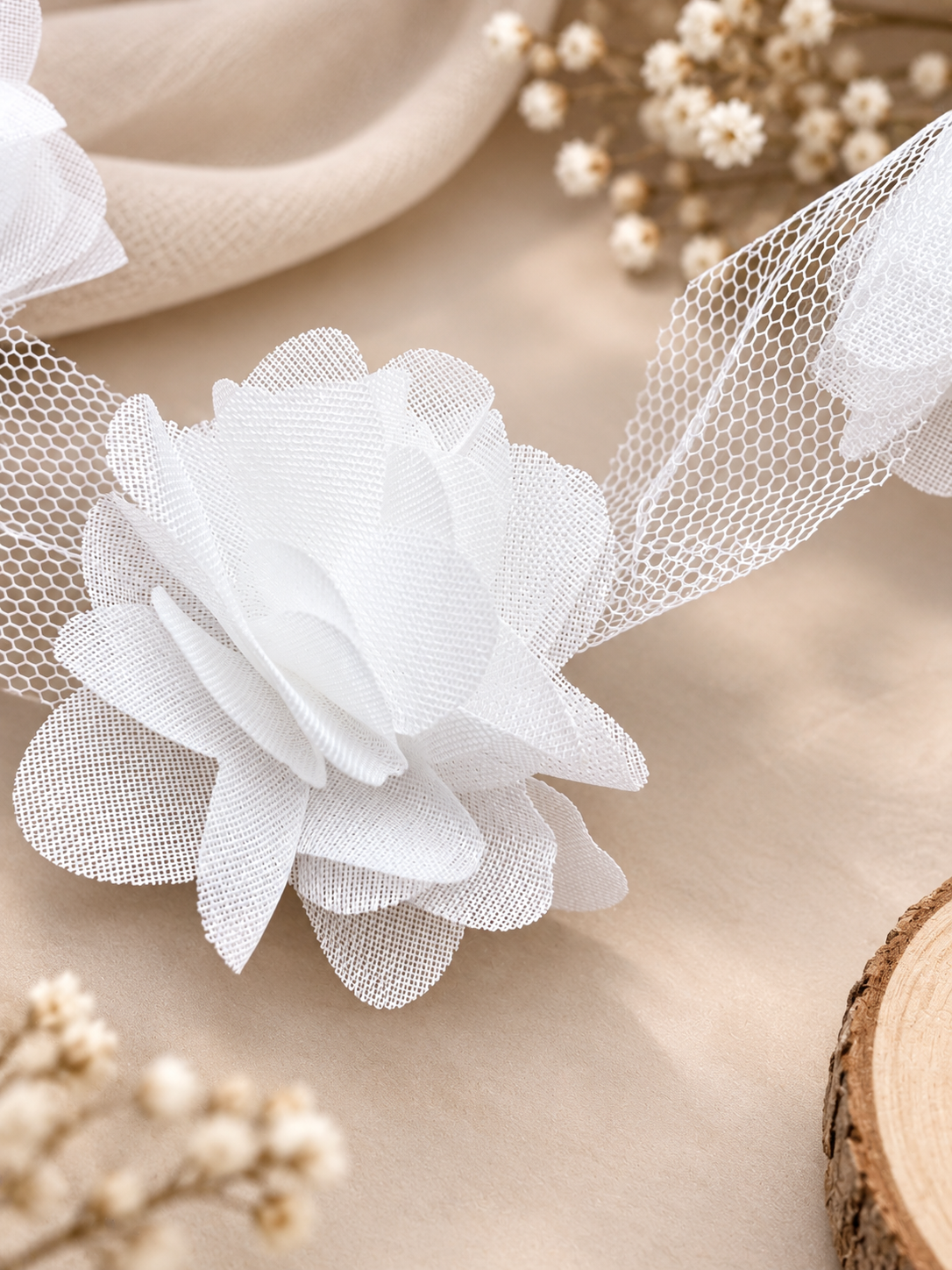 Banda cu Flori 3D pe Organza, Latime 5,8 cm, Model 0018, 9,14 m