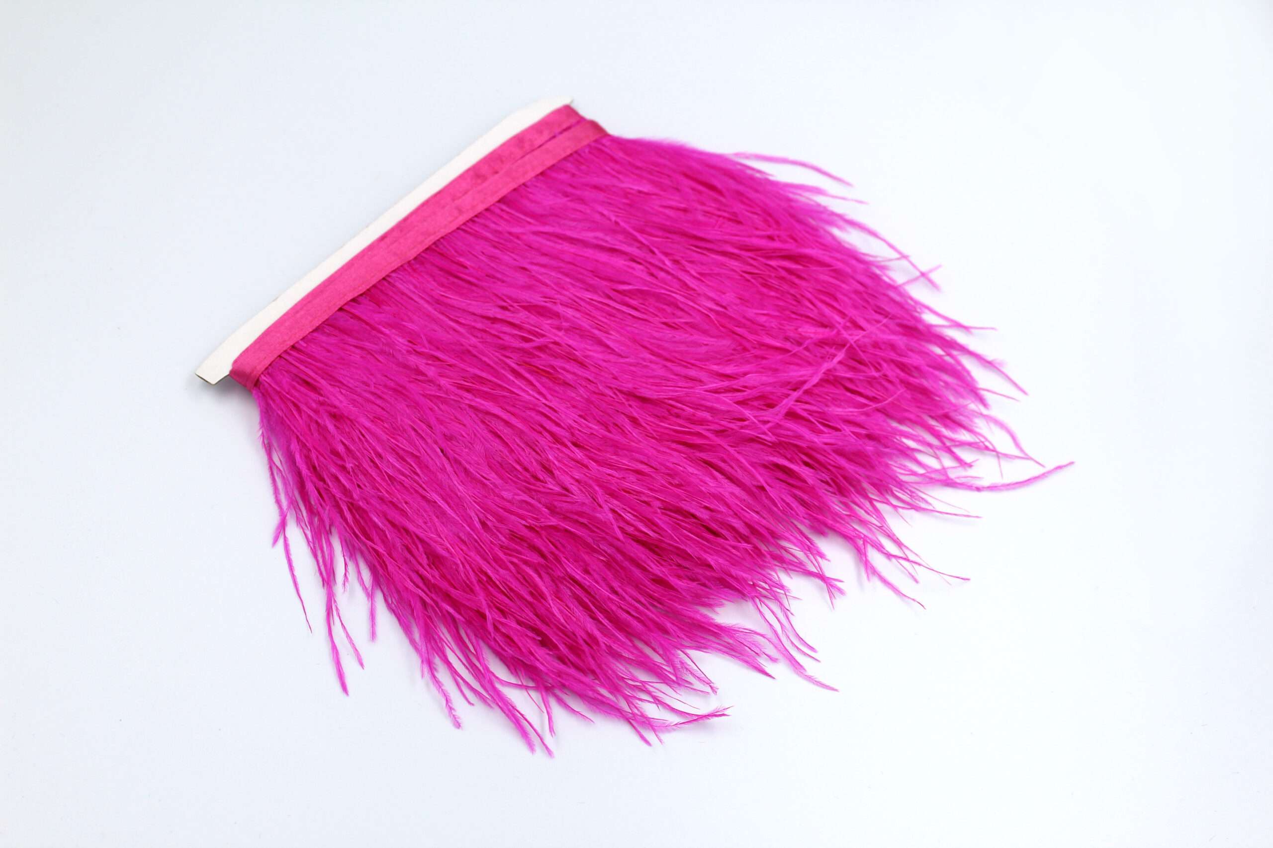 Pene de Strut Decorative pentru Rochii si Accesorii – 10 Metri/Rola