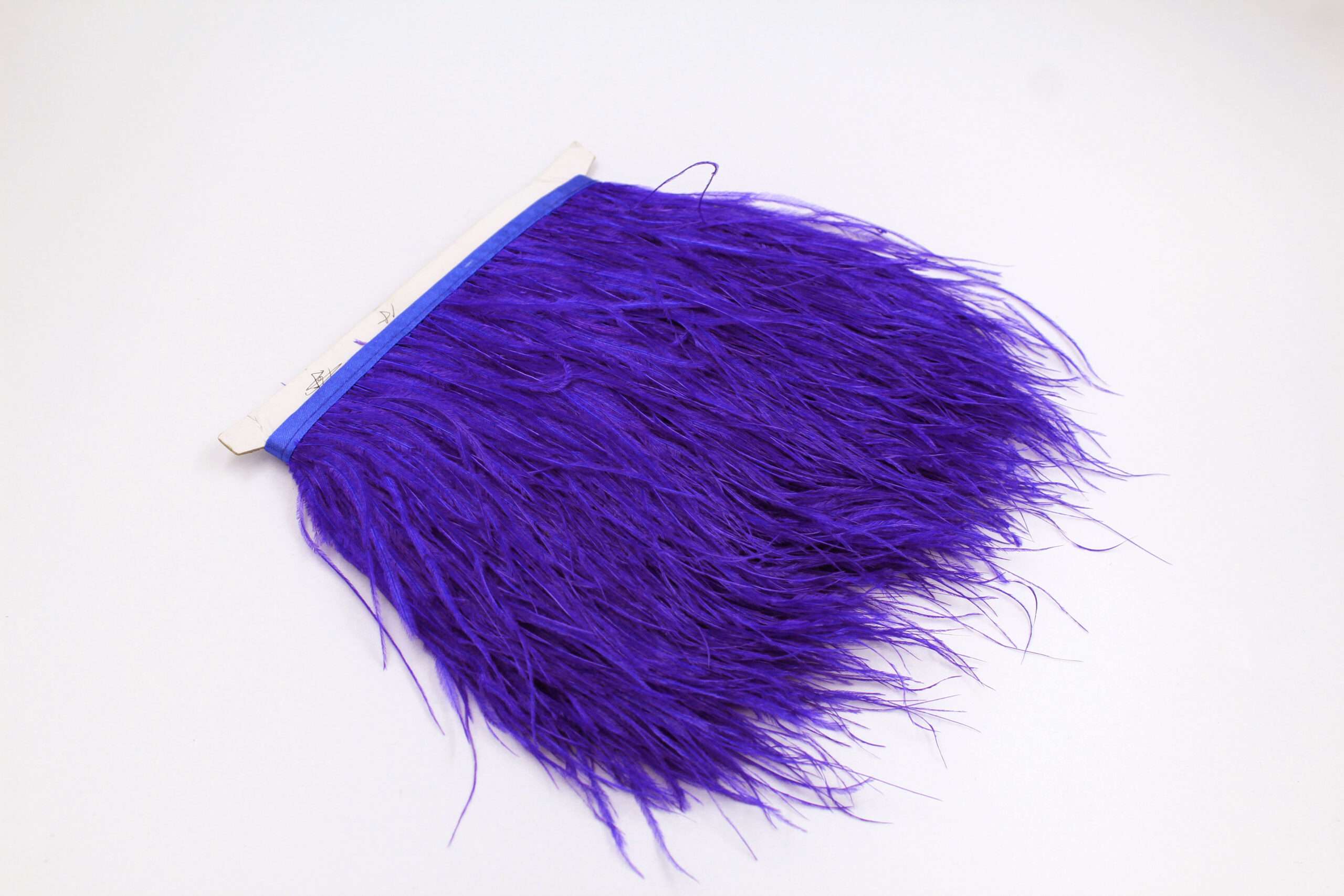 Pene de Strut Decorative pentru Rochii si Accesorii – 10 Metri/Rola