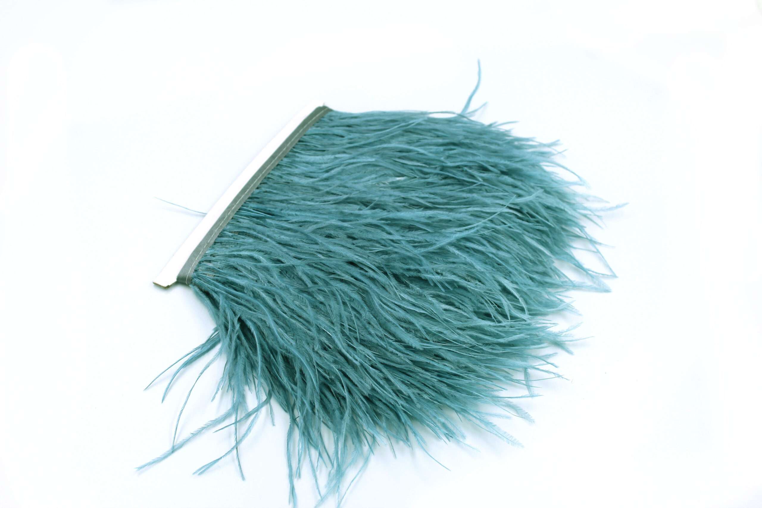 Pene de Strut Decorative pentru Rochii si Accesorii – 10 Metri/Rola