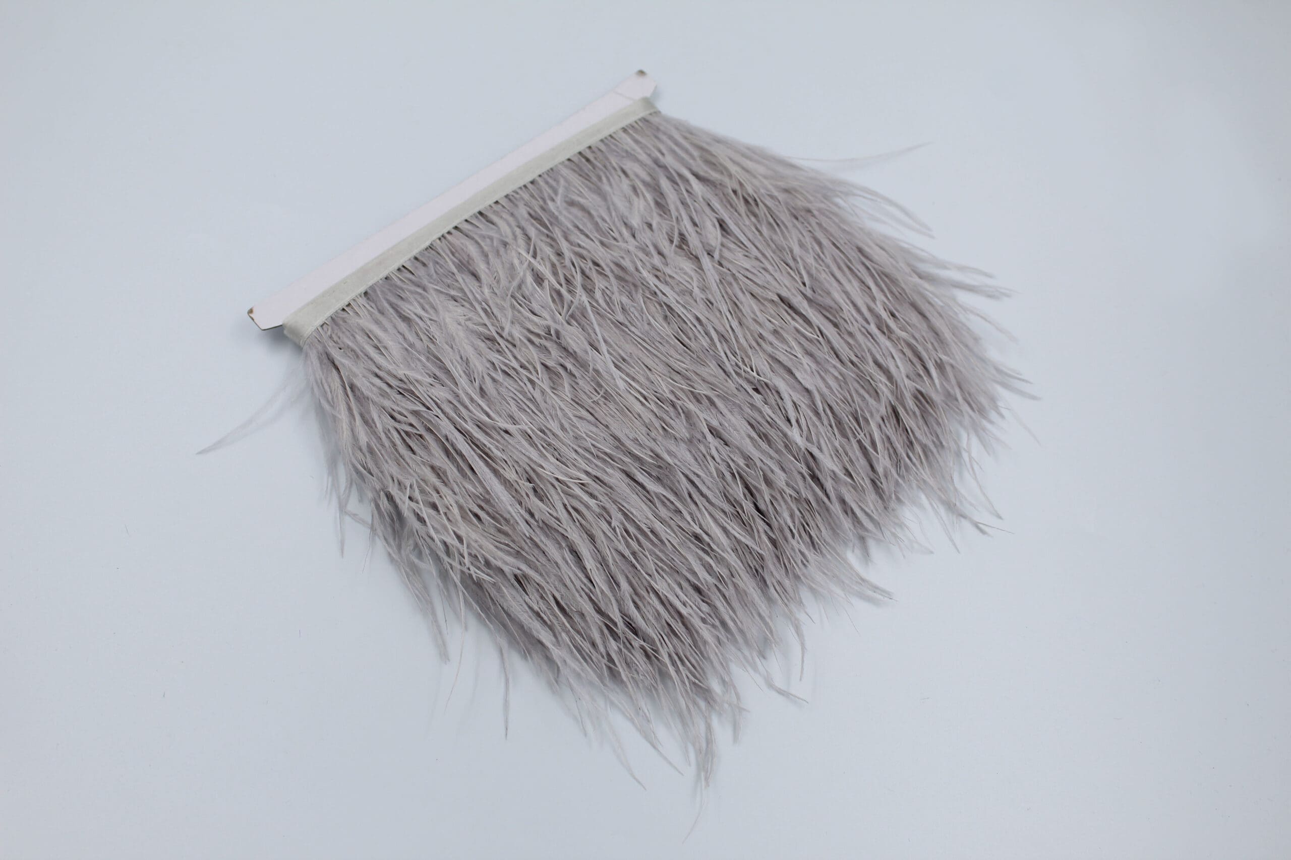 Pene de Strut Decorative pentru Rochii si Accesorii – 10 Metri/Rola