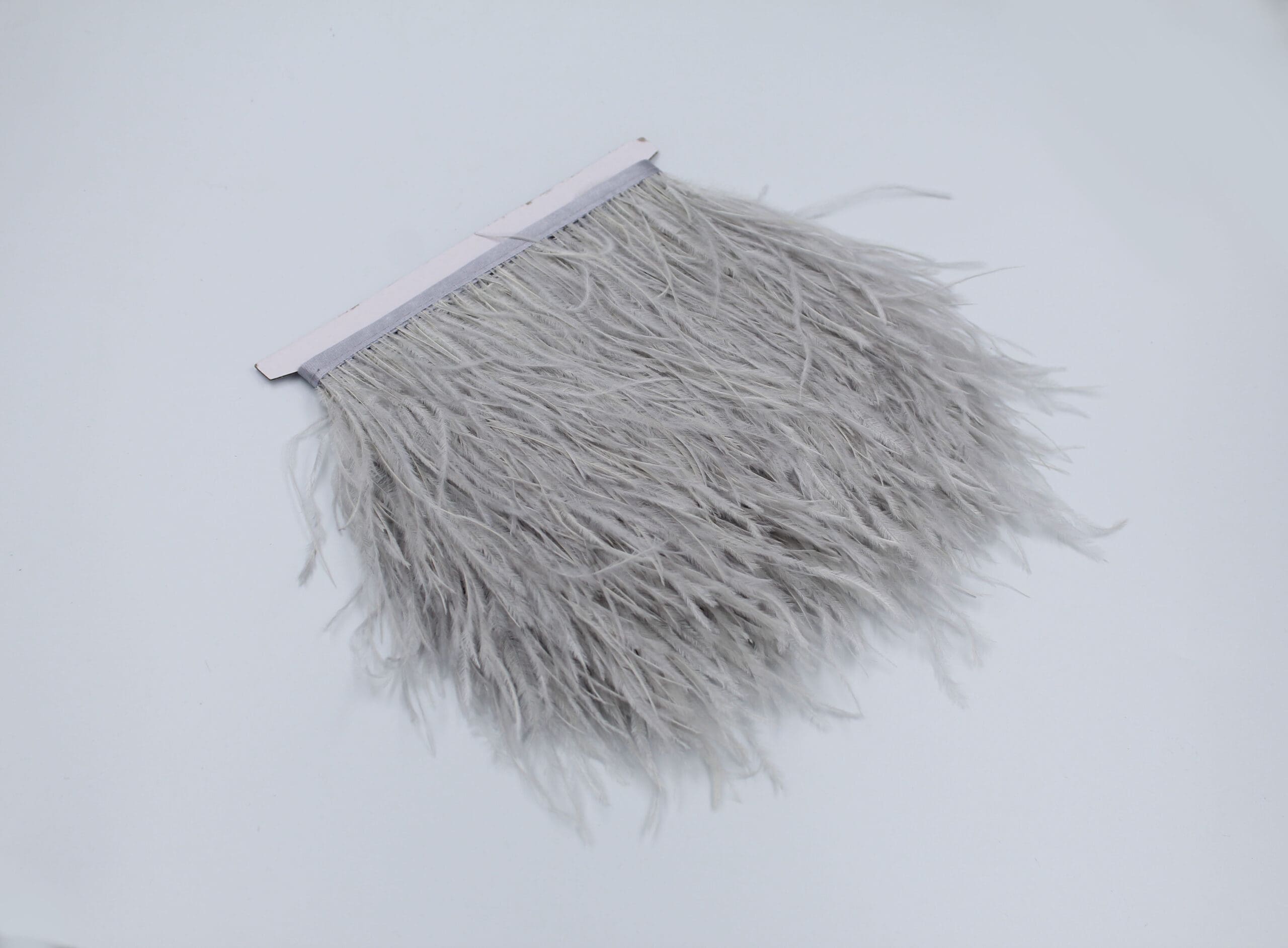 Pene de Strut Decorative pentru Rochii si Accesorii – 10 Metri/Rola
