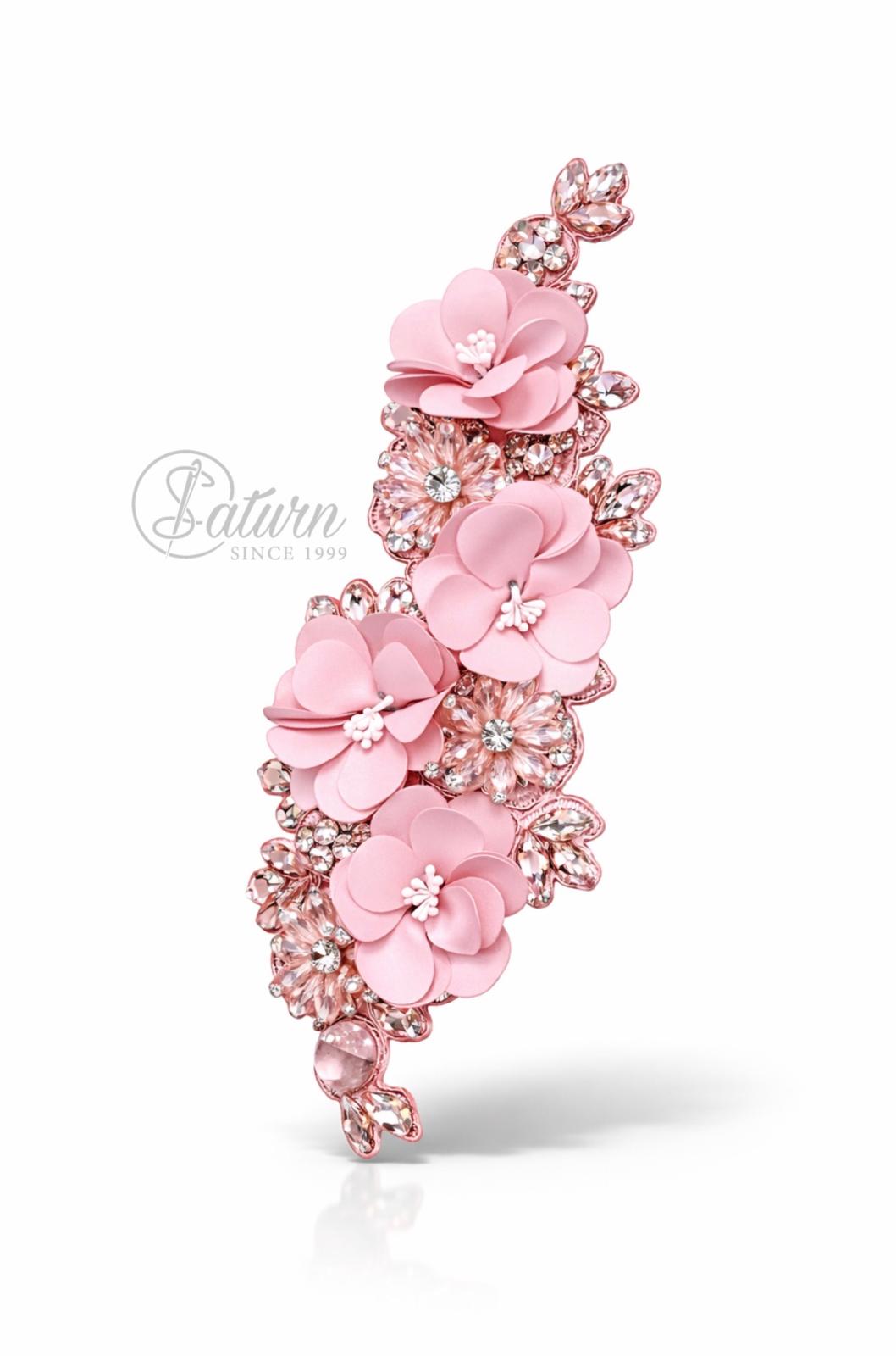 Aplicatie florala 3D cu cristale, 25x9 cm – decor elegant pentru rochii si evenimente roz mercerie saturn 