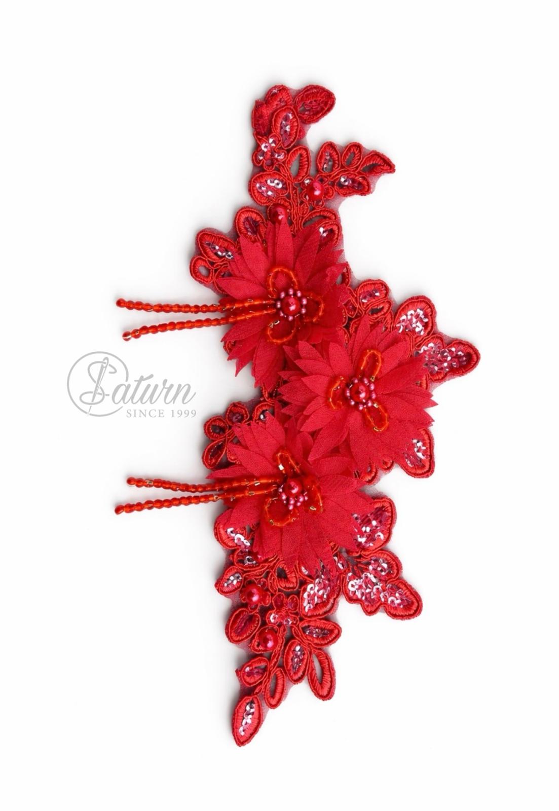 Aplicatie florala 3D cu margele si paiete 29x15 cm pentru rochii si accesorii mercerie saturn rosu 