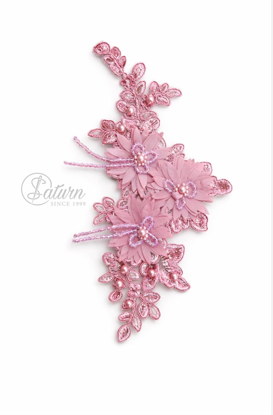 Aplicatie florala 3D cu margele si paiete 29x15 cm pentru rochii si accesorii mercerie saturn roz 