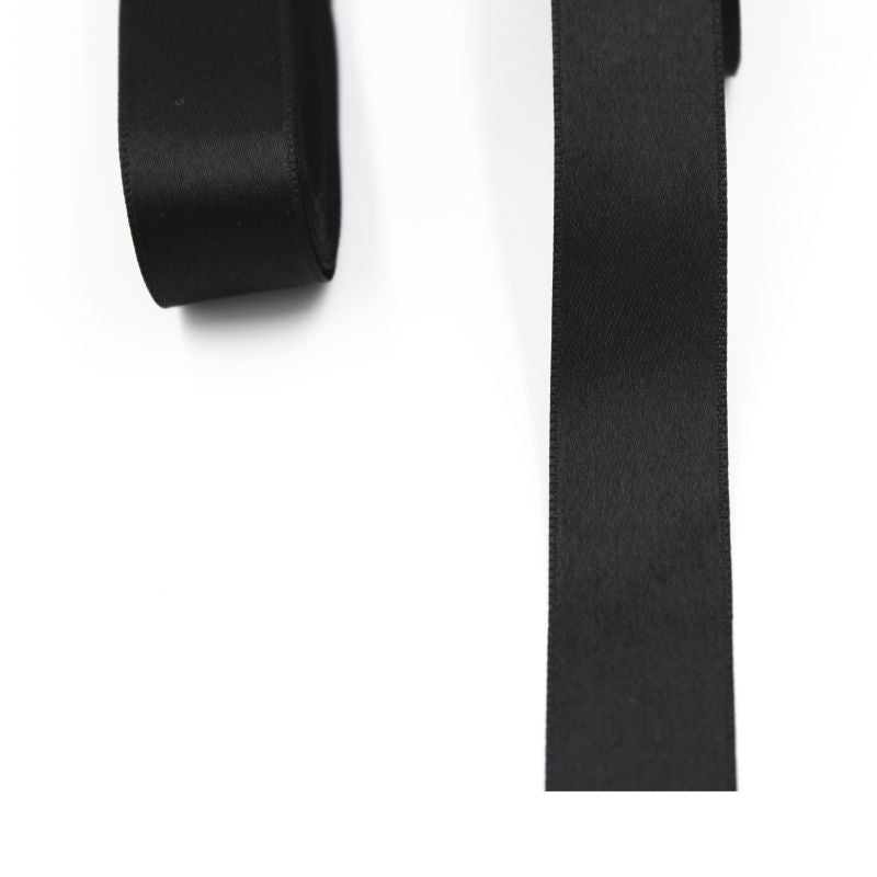 Banda Neagra Dublu Satinata (100 Metri/Pachet)