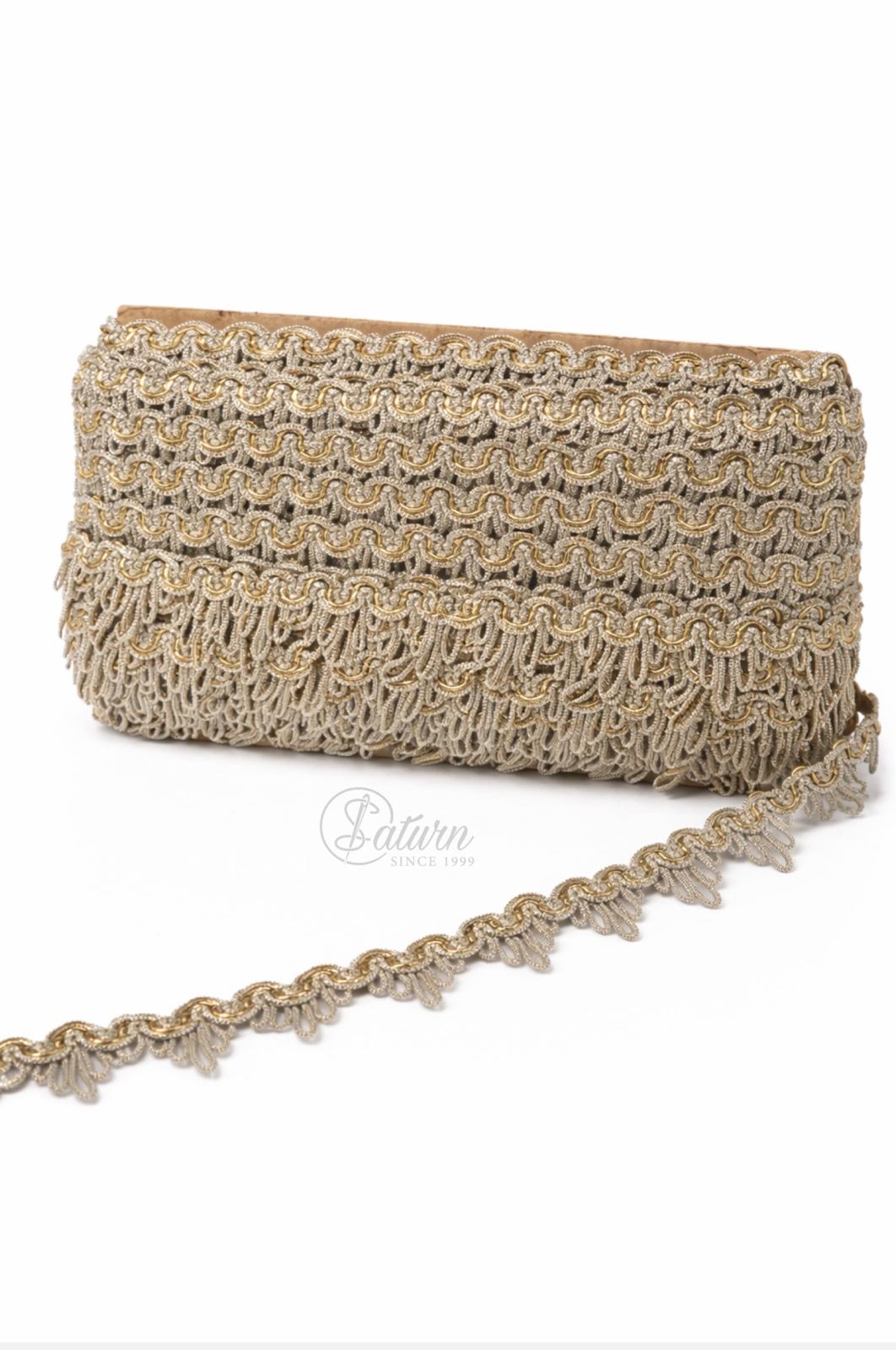 Banda decorativa aurie cu latime de 2,7 cm banda decorativa
pasmanterie
accesorii cusut
fir metalizat
ornamente textile
materiale handmade Mercerie saturn