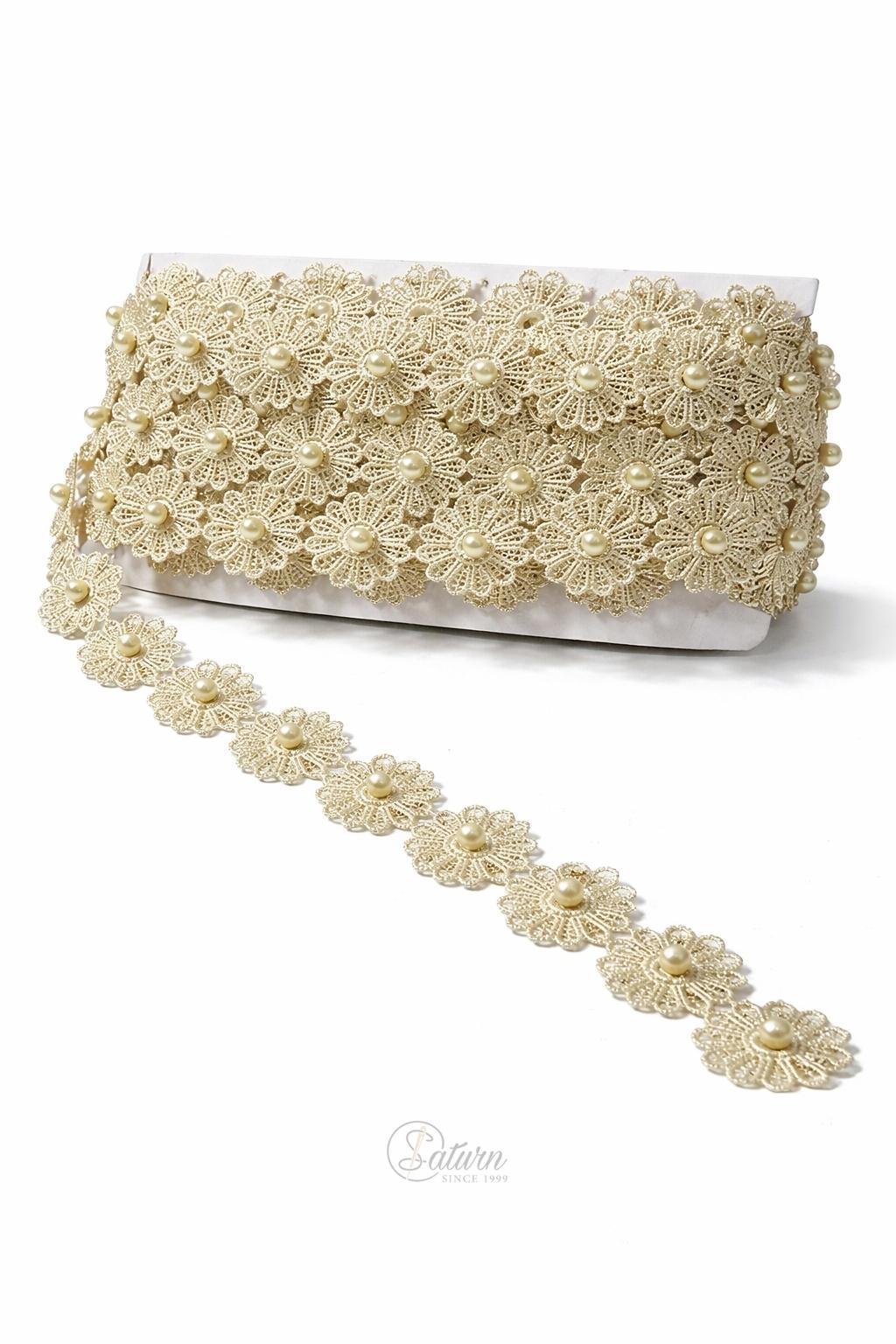 Banda decorativa cu floricele si perla 2,5 cm – 9,14 metri rola 