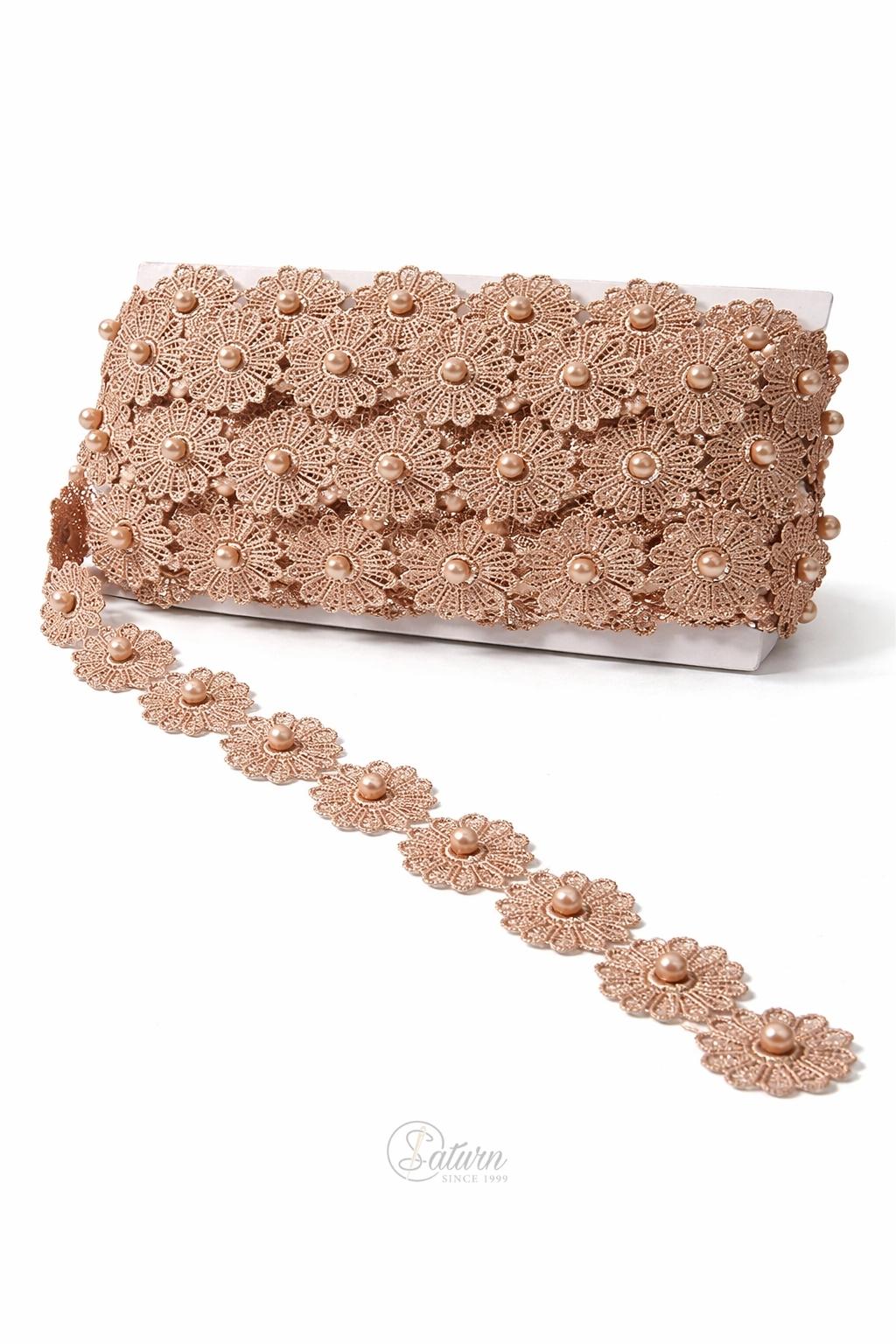 Banda decorativa cu floricele si perla 2,5 cm – 9,14 metri rola 