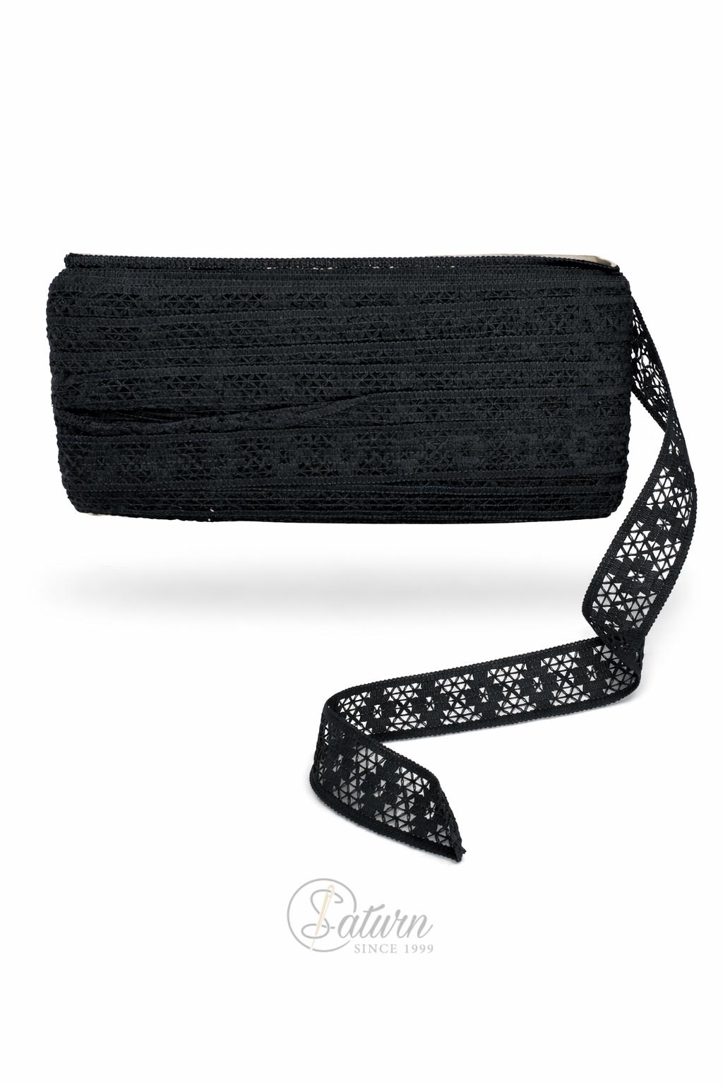 Banda_decorativa_tip_dantela_4_cm_Pasmanterie_neagra_mercerie_satrun
banda decorativa
pasmanterie
accesorii cusut
fir metalizat
ornamente textile
materiale handmade