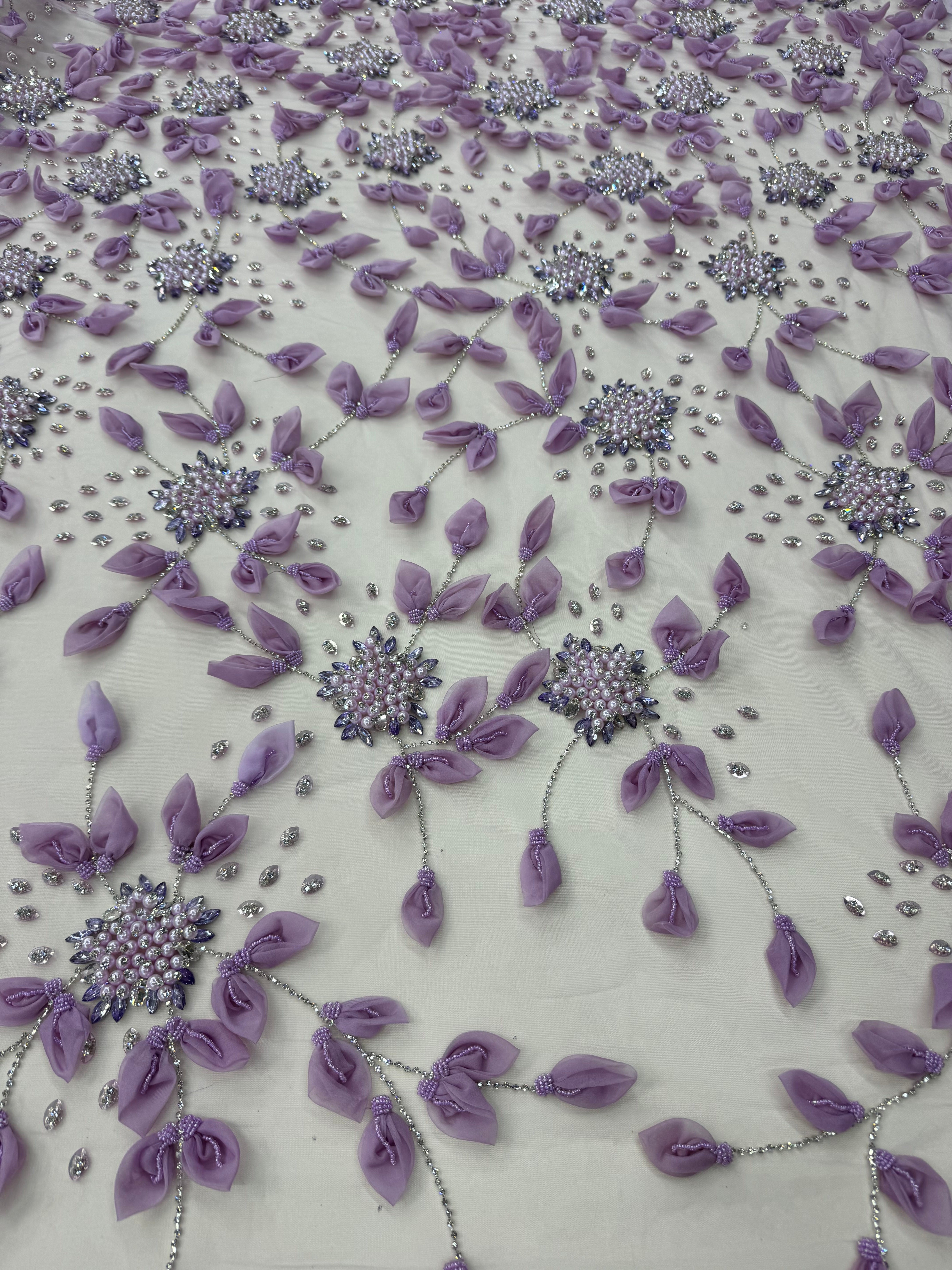 Broderie 3D premium pe tul Model SJT 1362, 140 cm, cu flori textile, perle și cristale