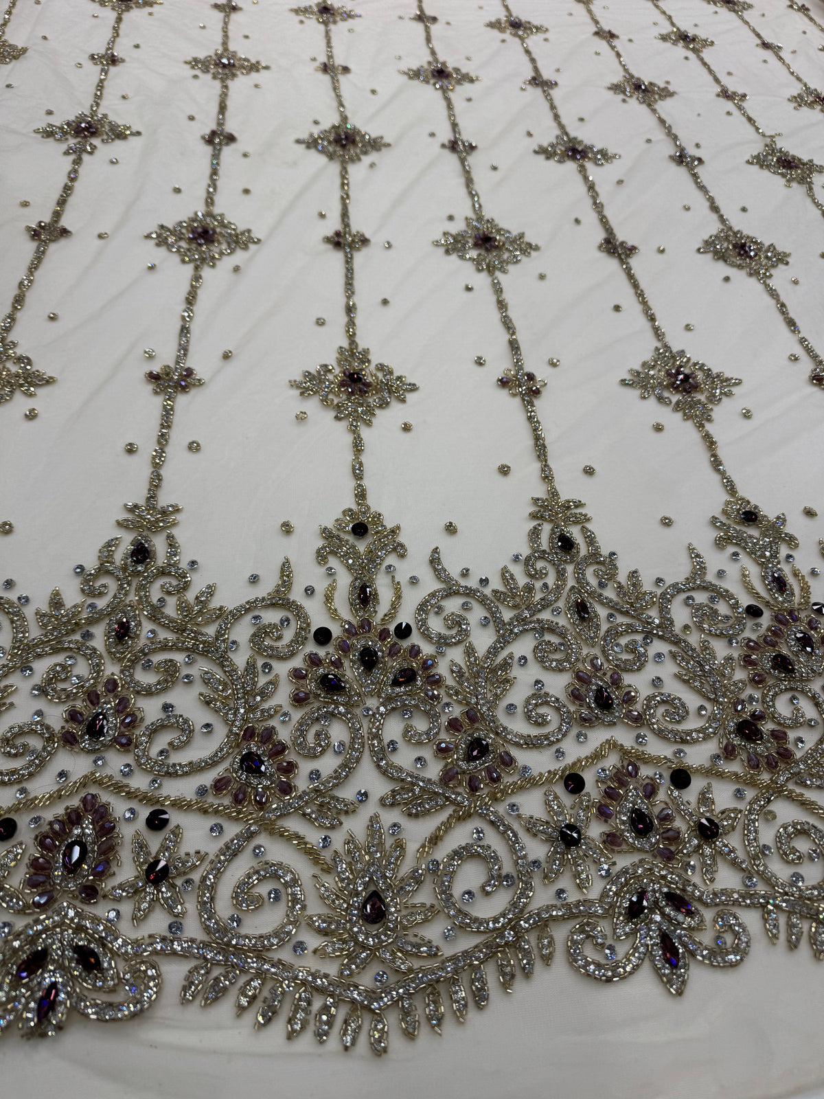 Broderie Alba cu cristale  pe Tul 140/cm latimea/la metru J1 3380 