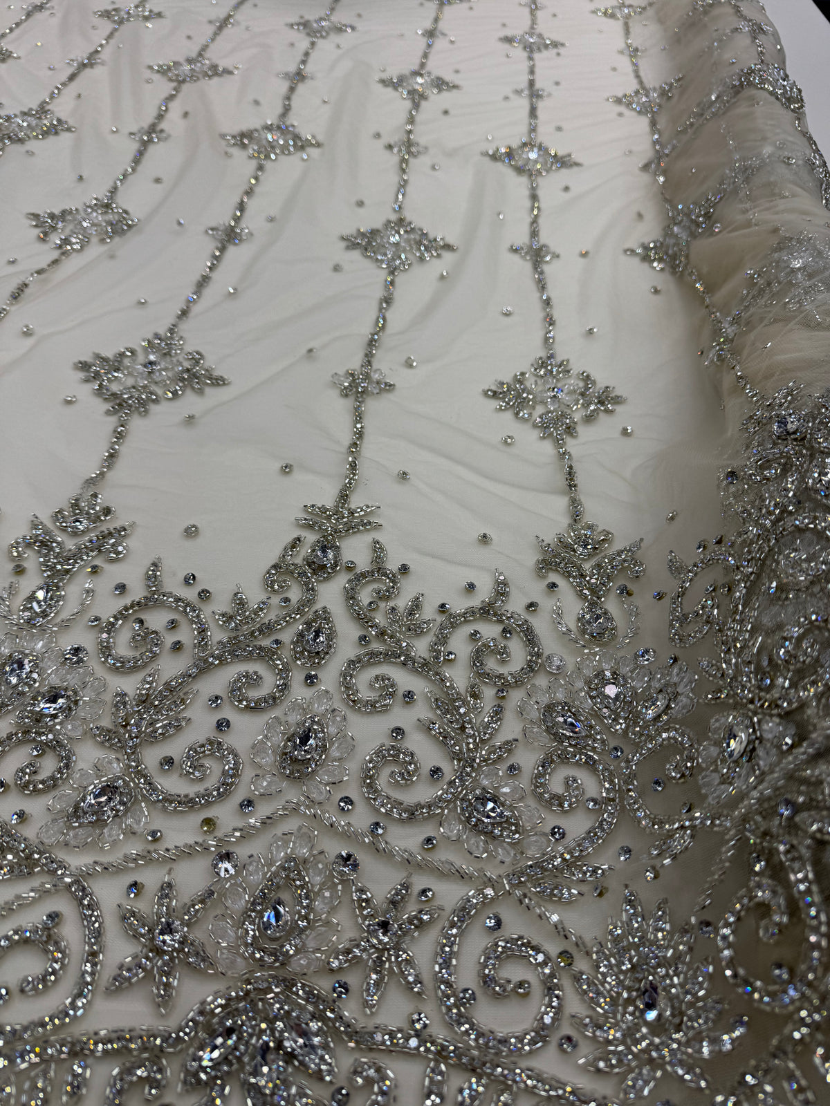 Broderie Ivory cu Cristale pe Tul 140/cm latimea/la metru  J1 3380