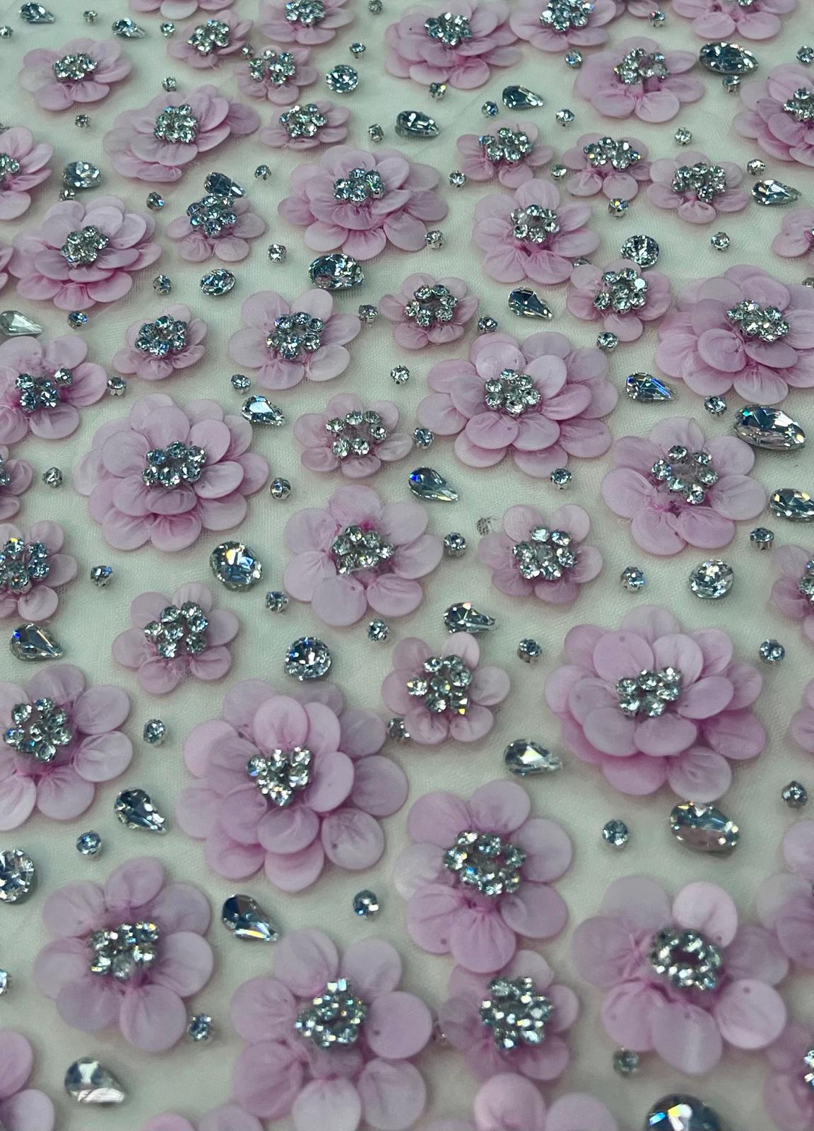 Broderie Luxury 3D pe tul nude 140cm\la metru,