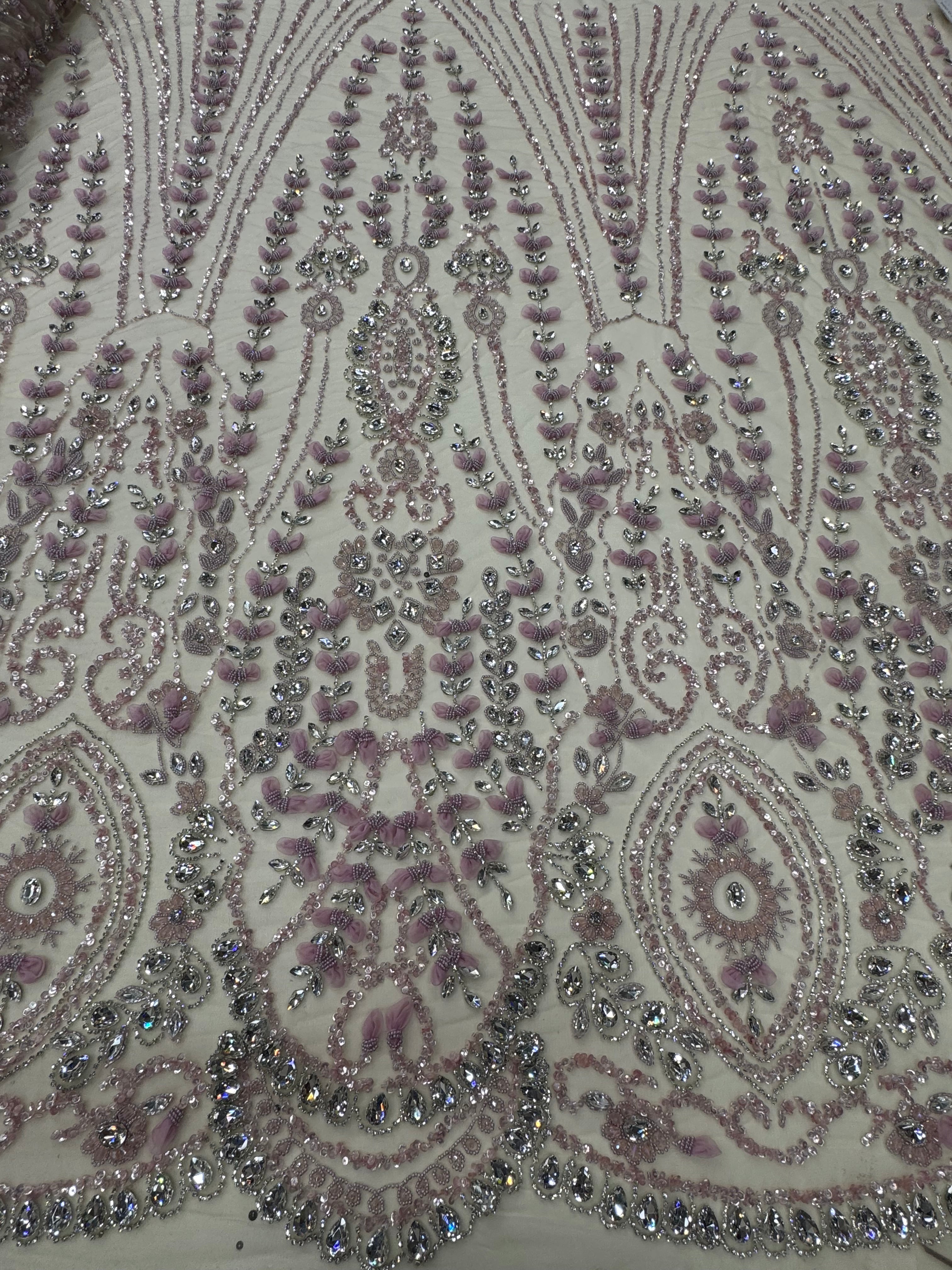 Broderie Luxury 3D pe tul nude Model DB 1526, 140 cm, cu flori roz pudrat și cristale argintii/la metru