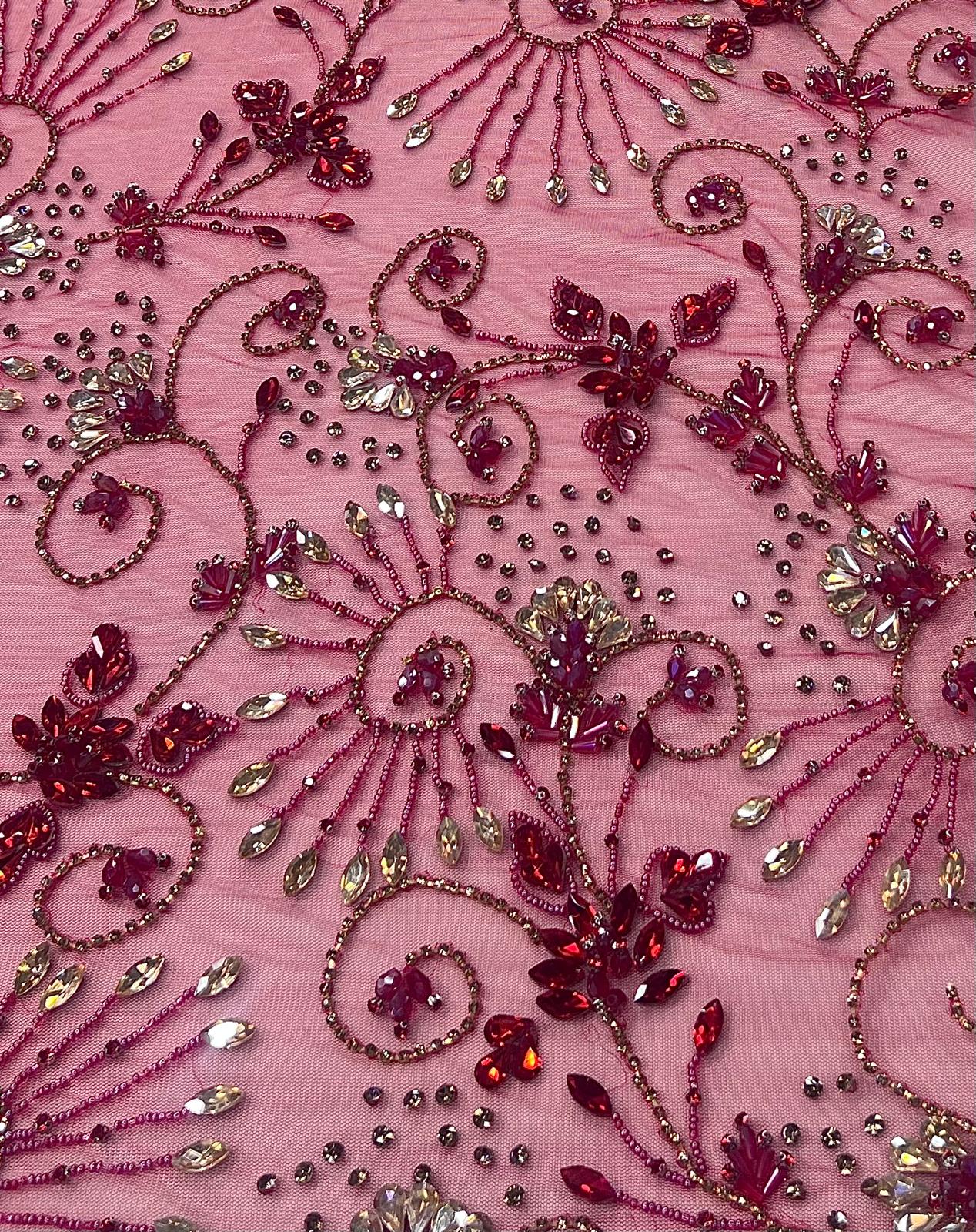 Broderie Luxury pe tul roșu  