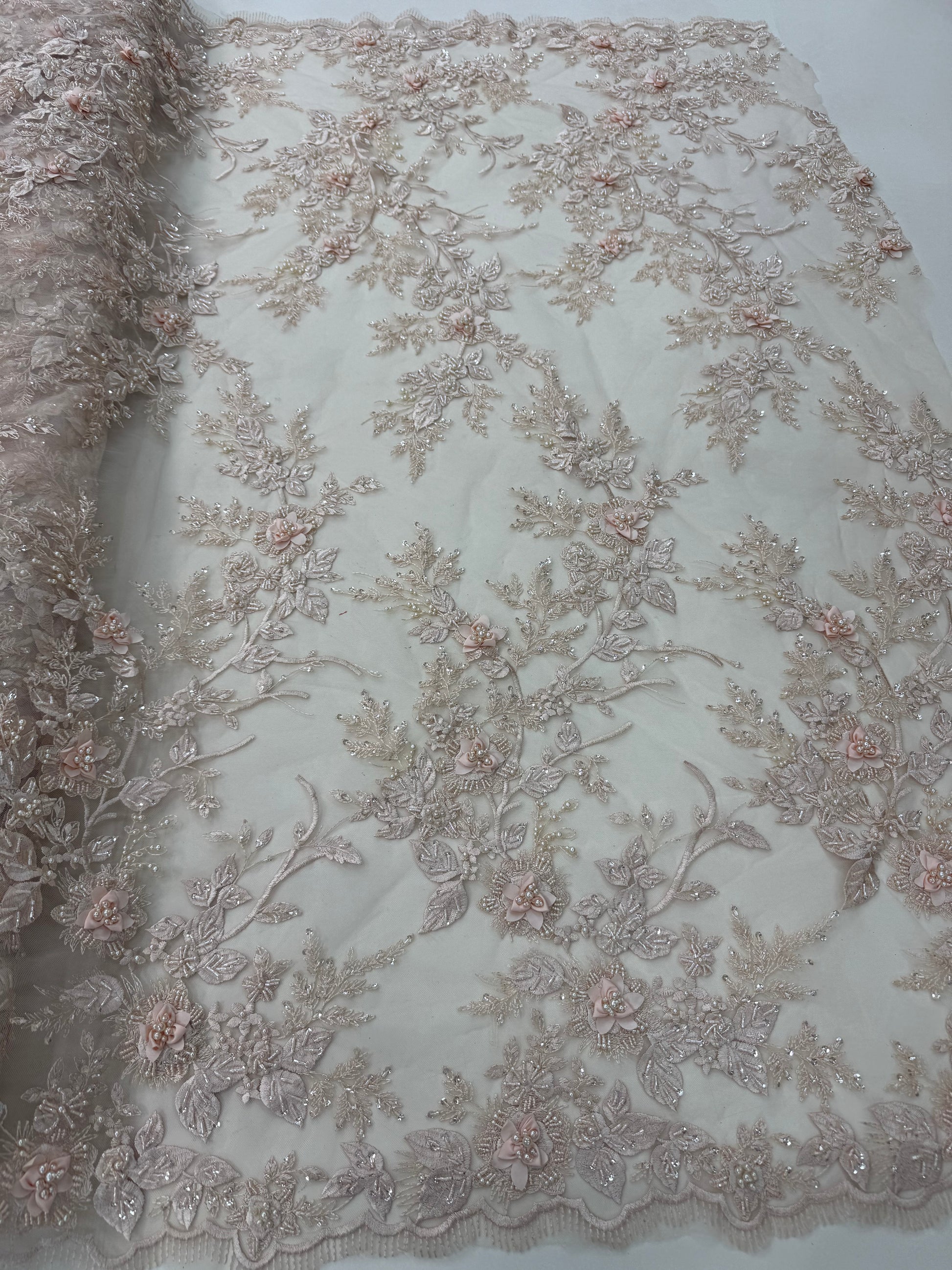 Broderie cu paiete champagne pe tul 140 cm latime - material lux pentru rochii de seara si ocazie