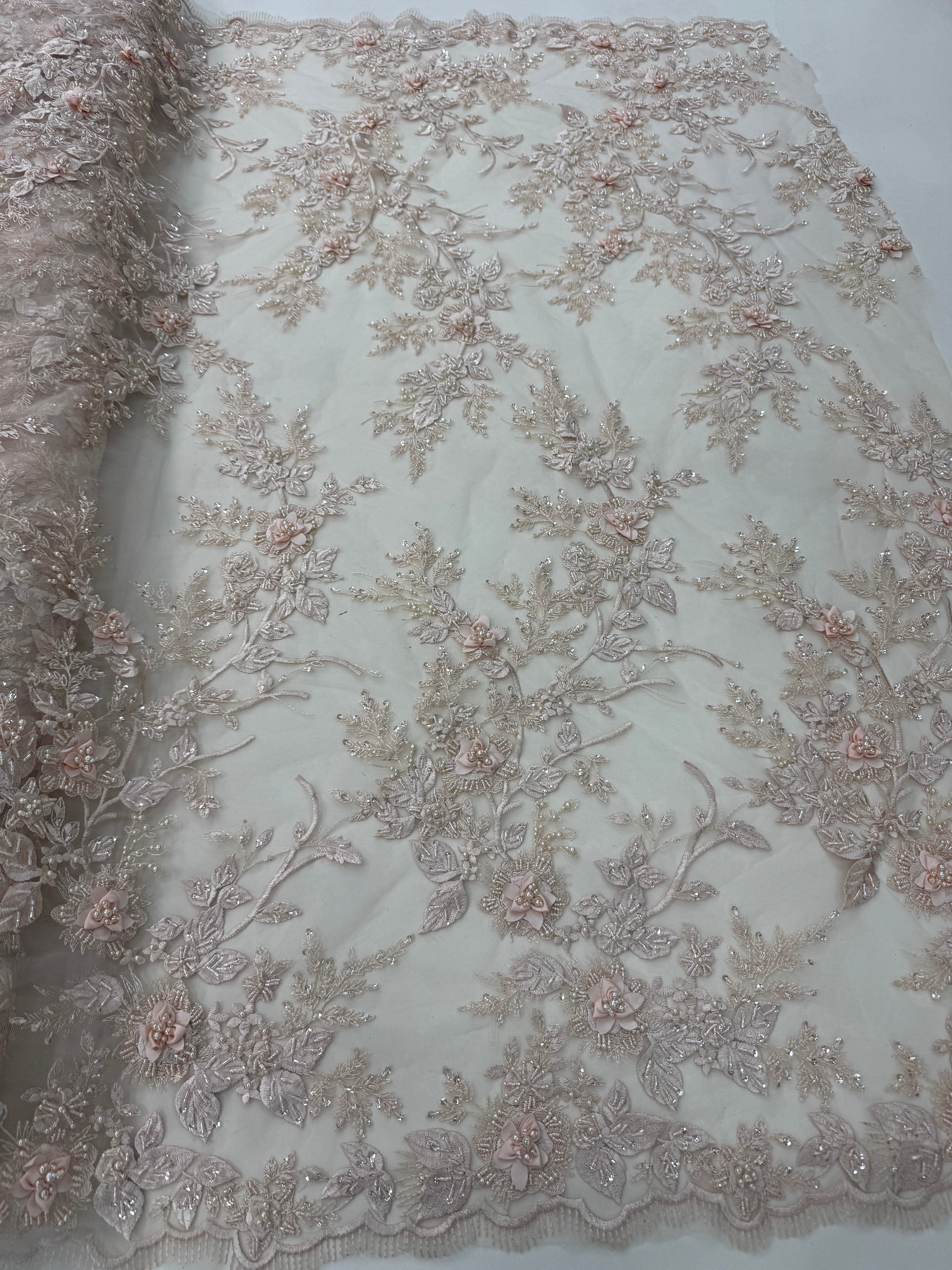 Broderie cu paiete champagne pe tul 140 cm latime - material lux pentru rochii de seara si ocazie
