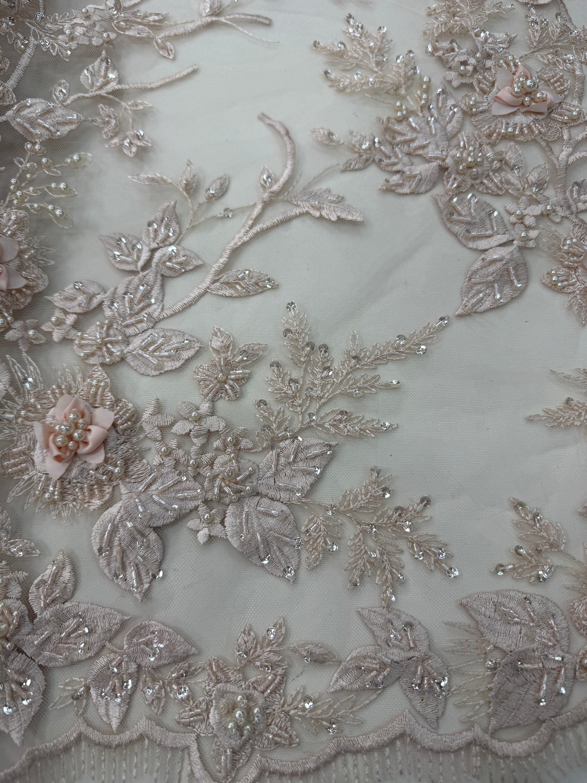 Broderie cu paiete champagne pe tul 140 cm latime - material lux pentru rochii de seara si ocazie