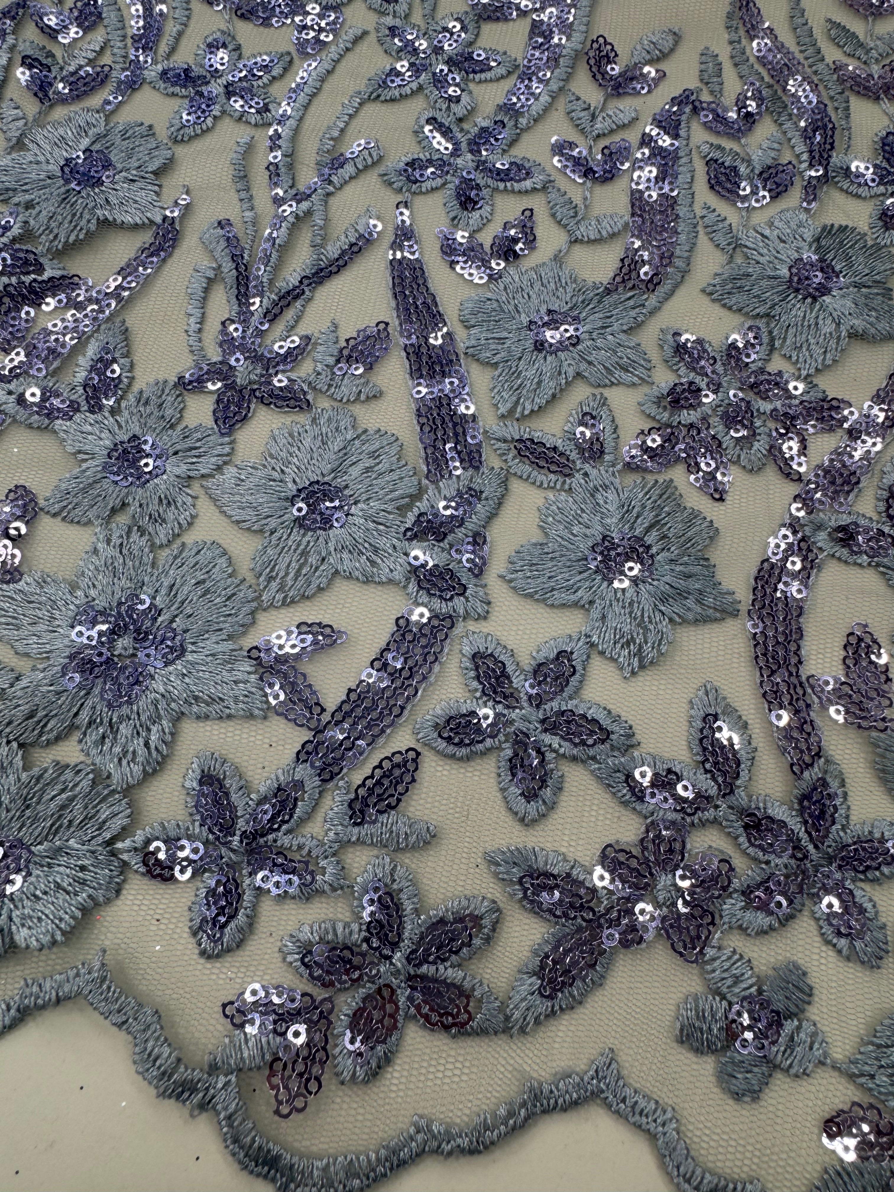 Broderie florala cu paiete pe tul 140 cm latime - material premium pentru rochii de seara si ocazie