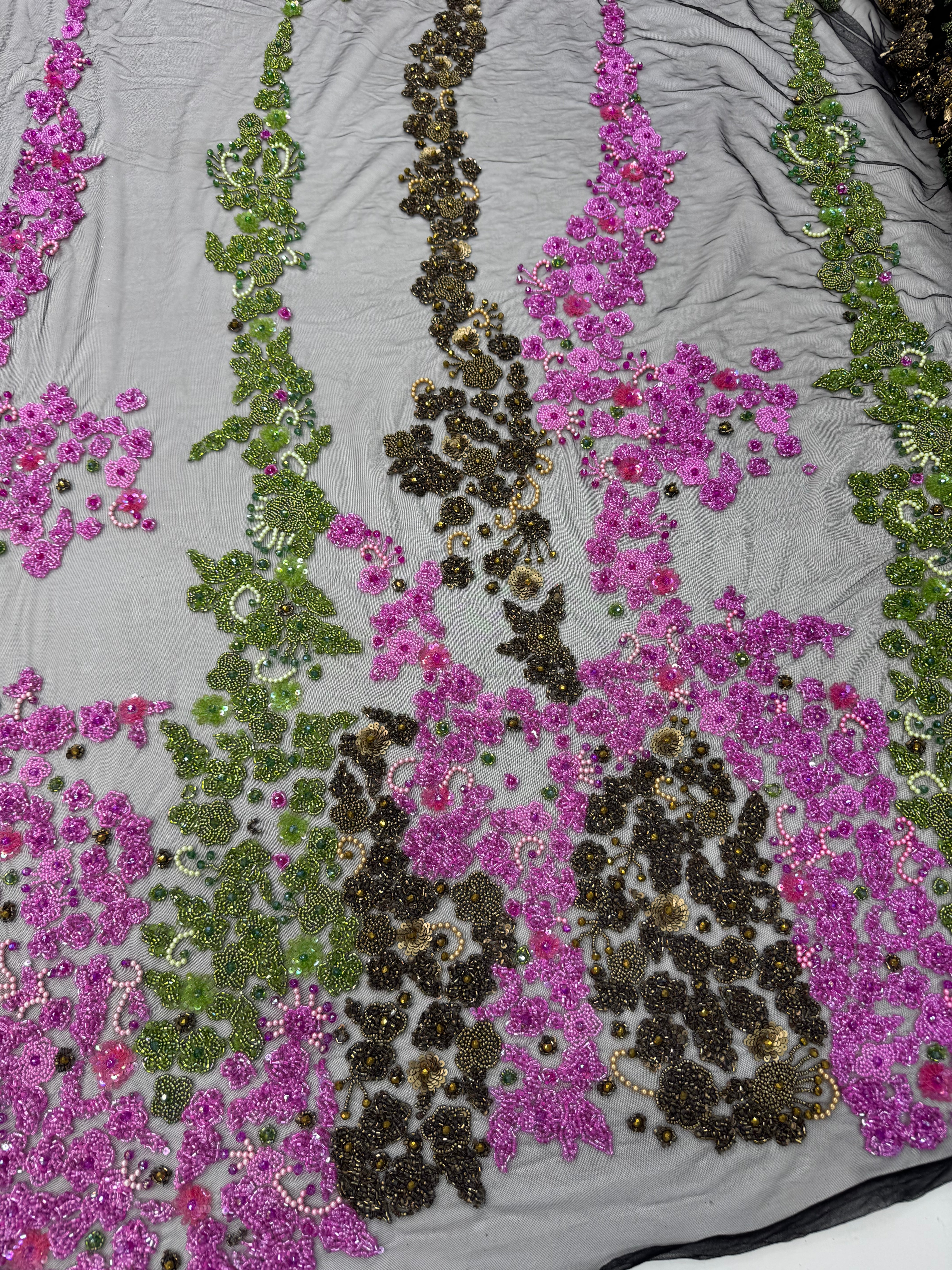 Broderie luxury cu margele, cristale si paiete pe tul 140 cm latime - material haute couture pentru rochii de gala