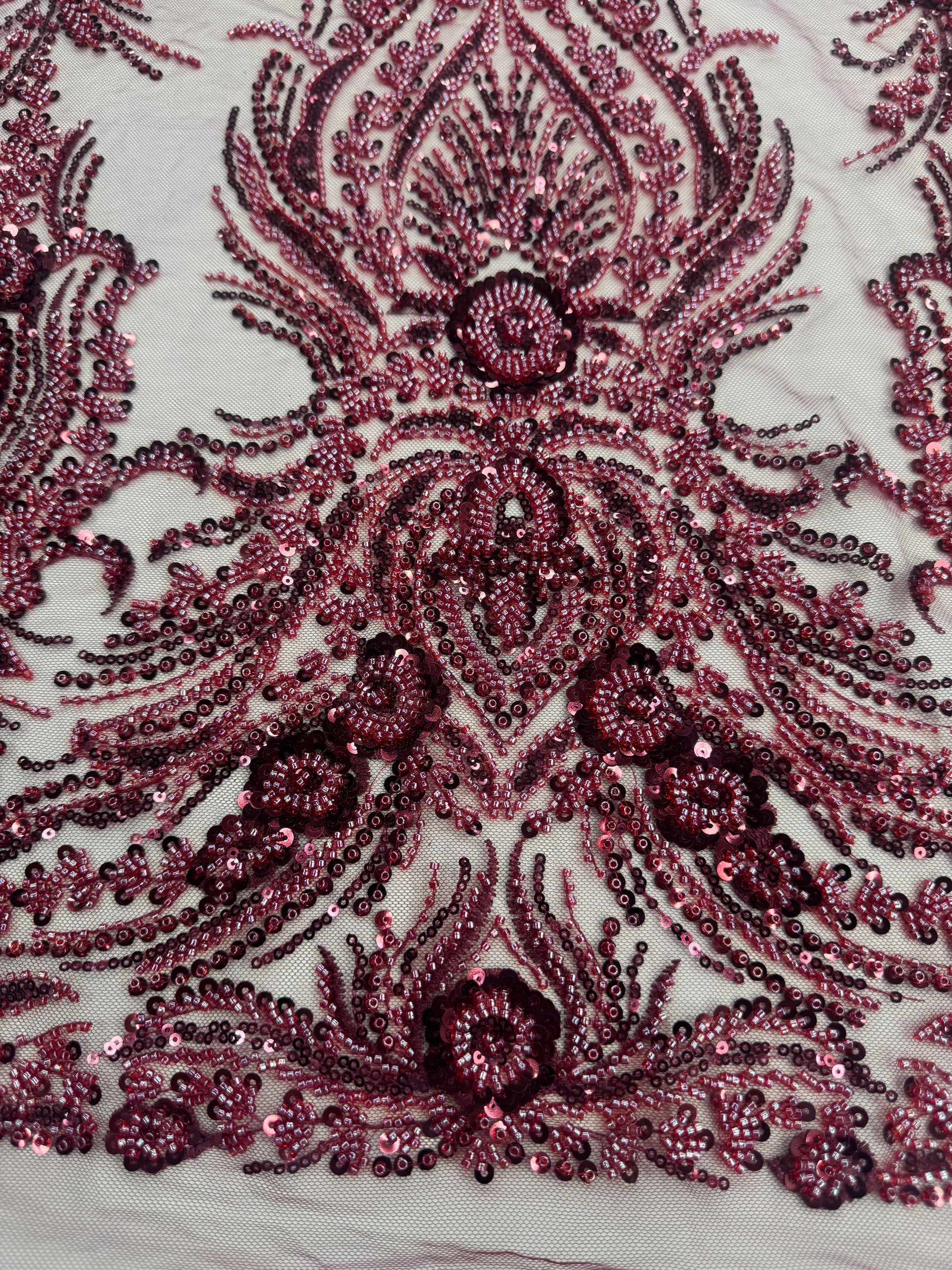 Broderie premium bordo cu paiete si margele – material lux pentru rochii de seara si gala