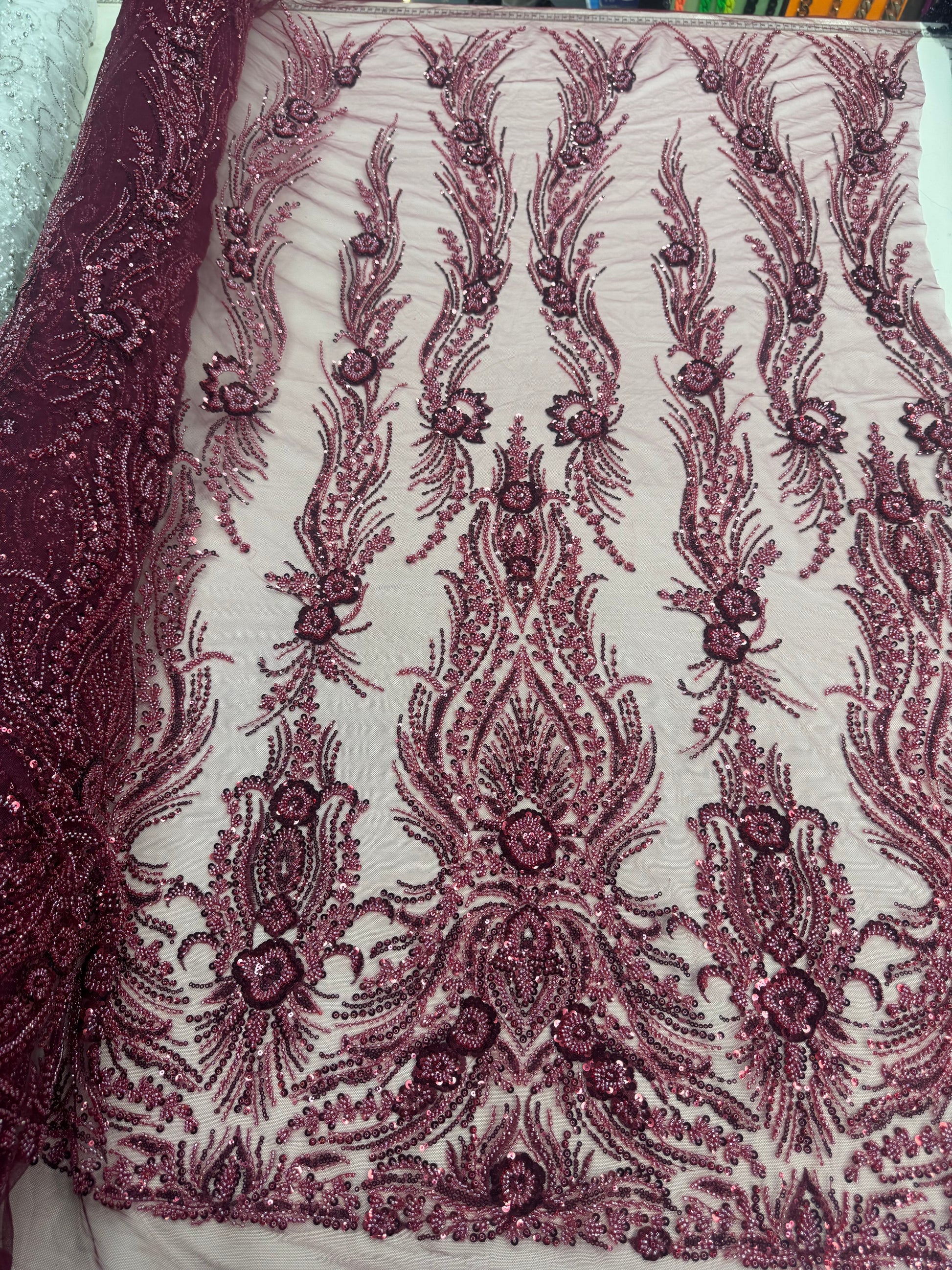 Broderie premium bordo cu paiete si margele – material lux pentru rochii de seara si gala
