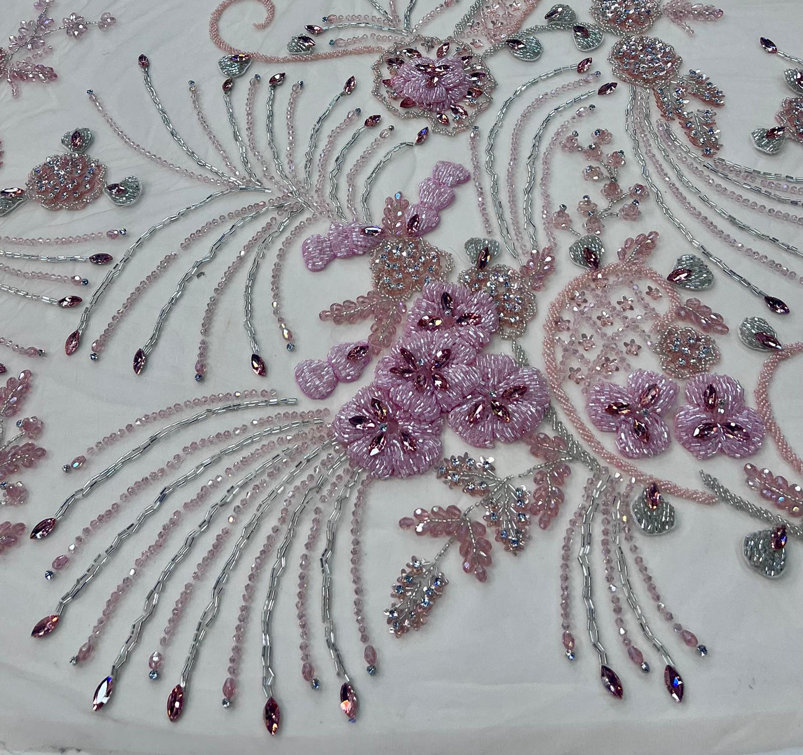 Broderie premium pe tul cu margele, paiete și cristale – Peach,