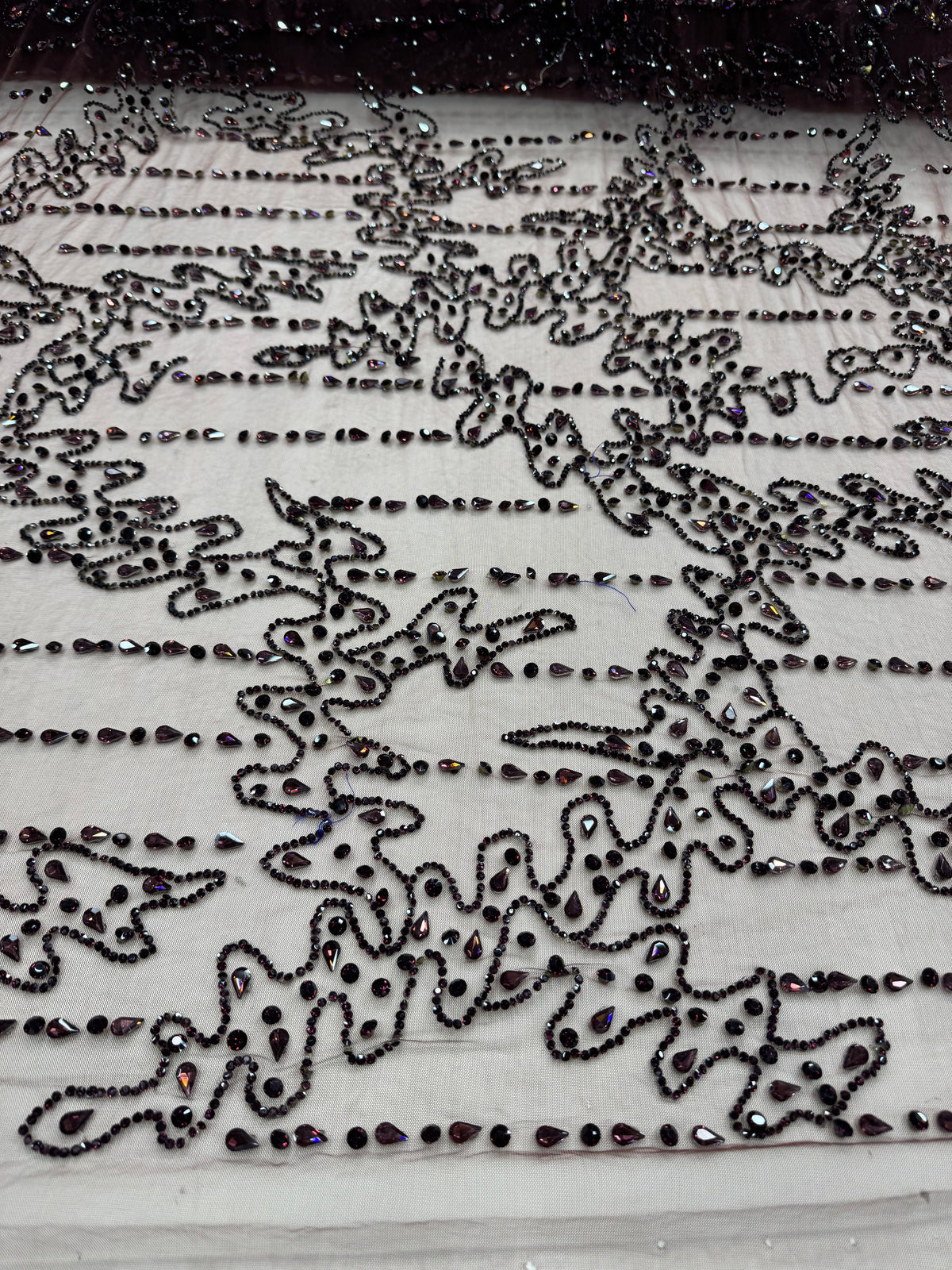 Broderie premium pe tul maro Model J1 3399, latime 140 cm, cu cristale si margele/la metru
