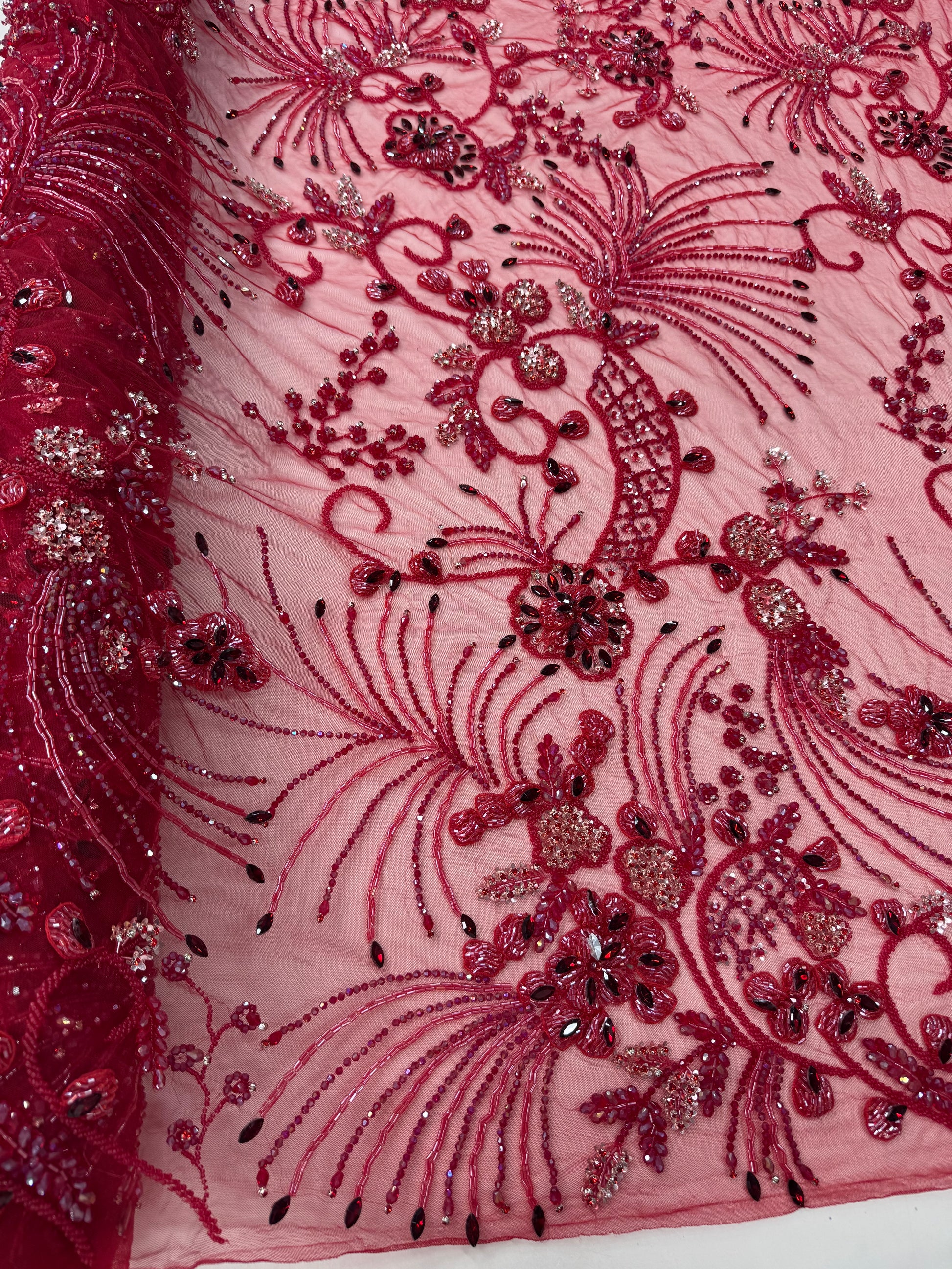 Broderie premium pe tul roșu bordo Model JI 3373, 140 cm, la metru,cu cristale si margele – Design Luxury Couture