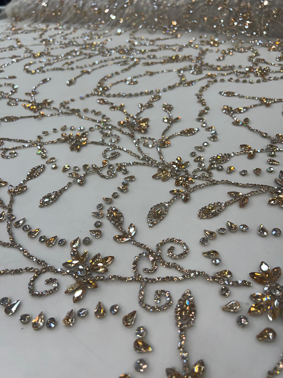 Broderie premium pe tull cu cristale 