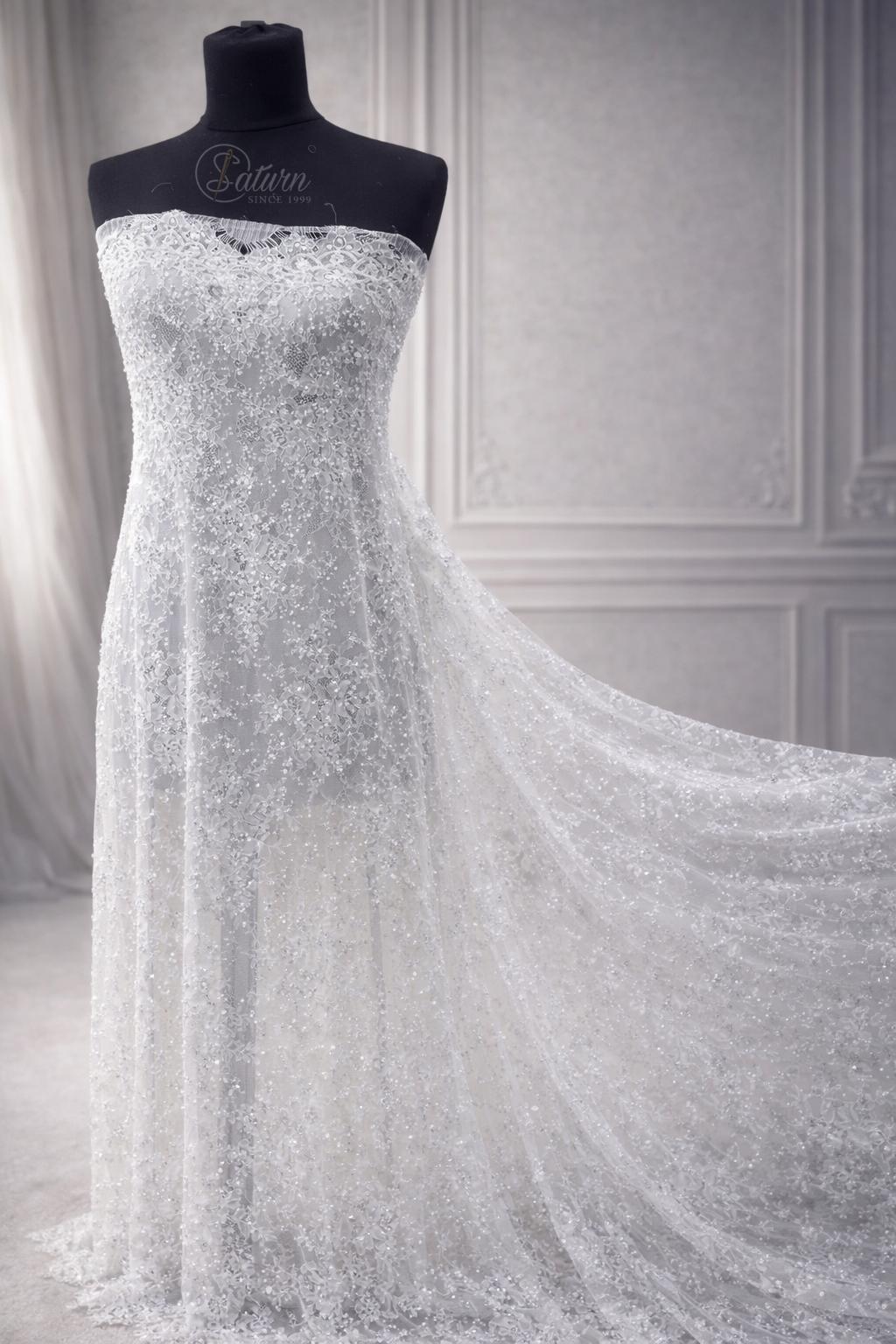 Dantela Chantilly  cu paiete si perle, latime 150 cm, 3 metri/bucata, material premium pentru rochii elegante