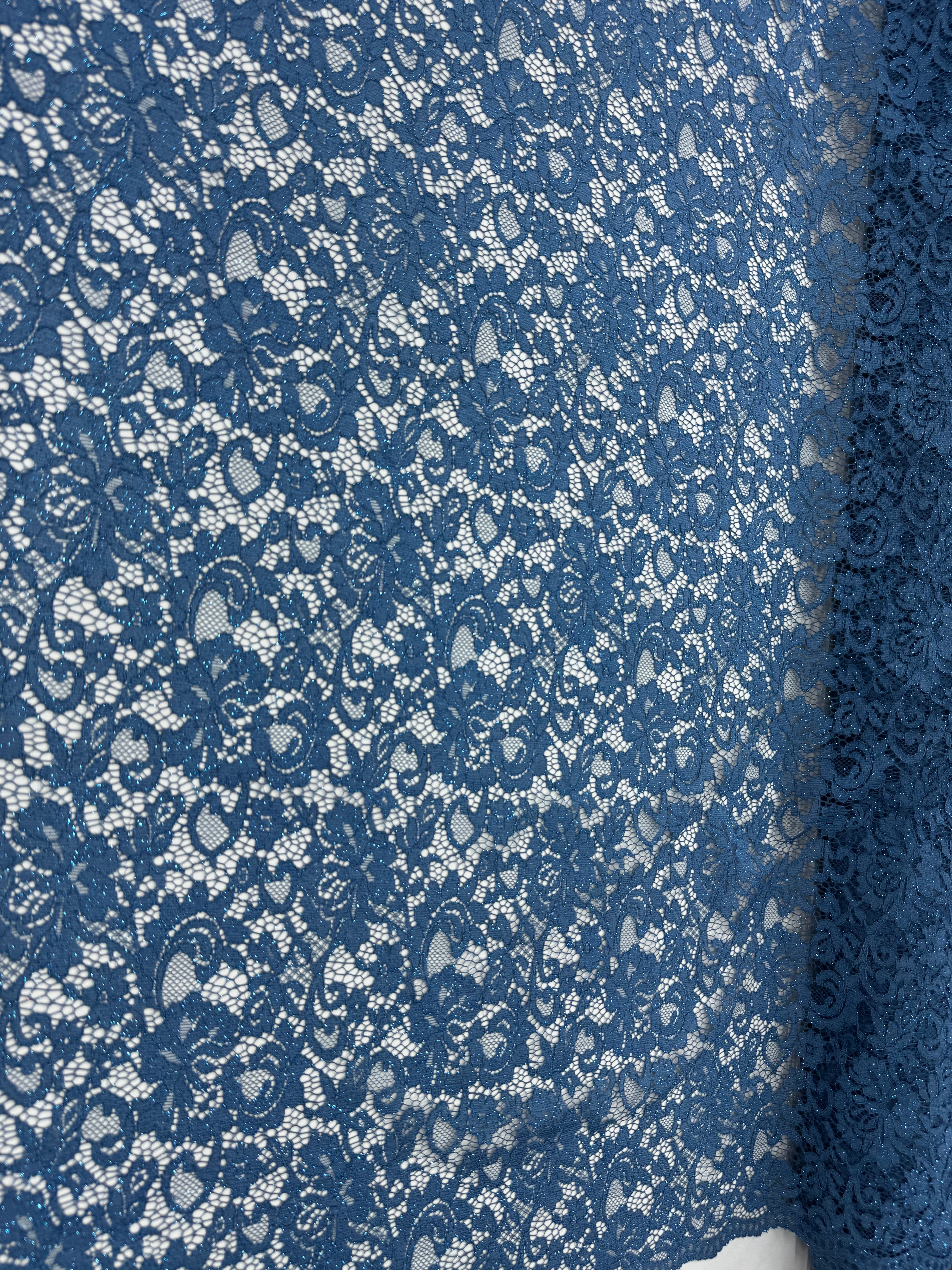 Dantela Florala cu Sclipici Bleumarin – Material Premium pentru Rochii de Ocazie/la metru