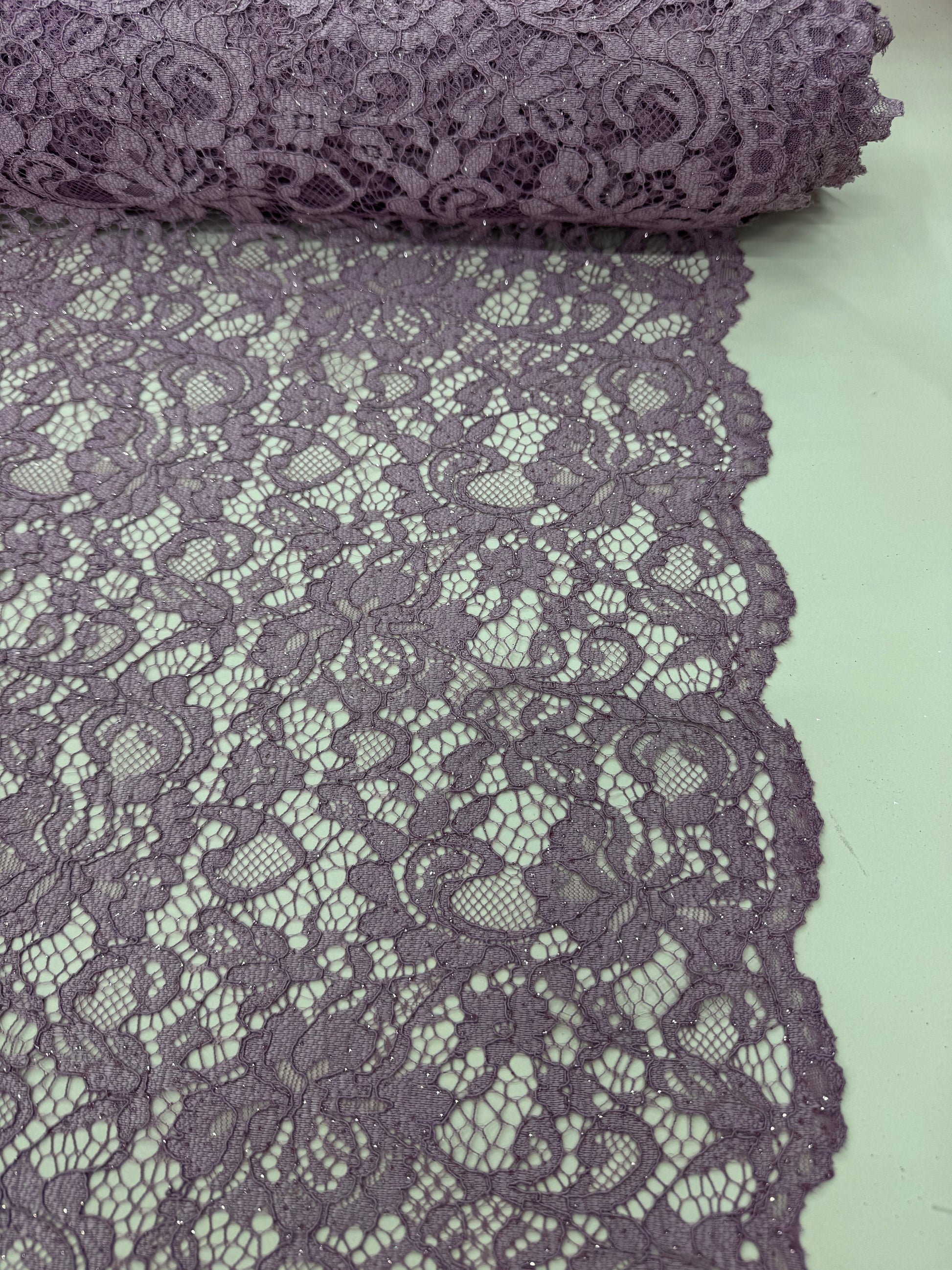 Dantela Florala cu Sclipici Lila – Material Premium pentru Rochii de Ocazie/la metru