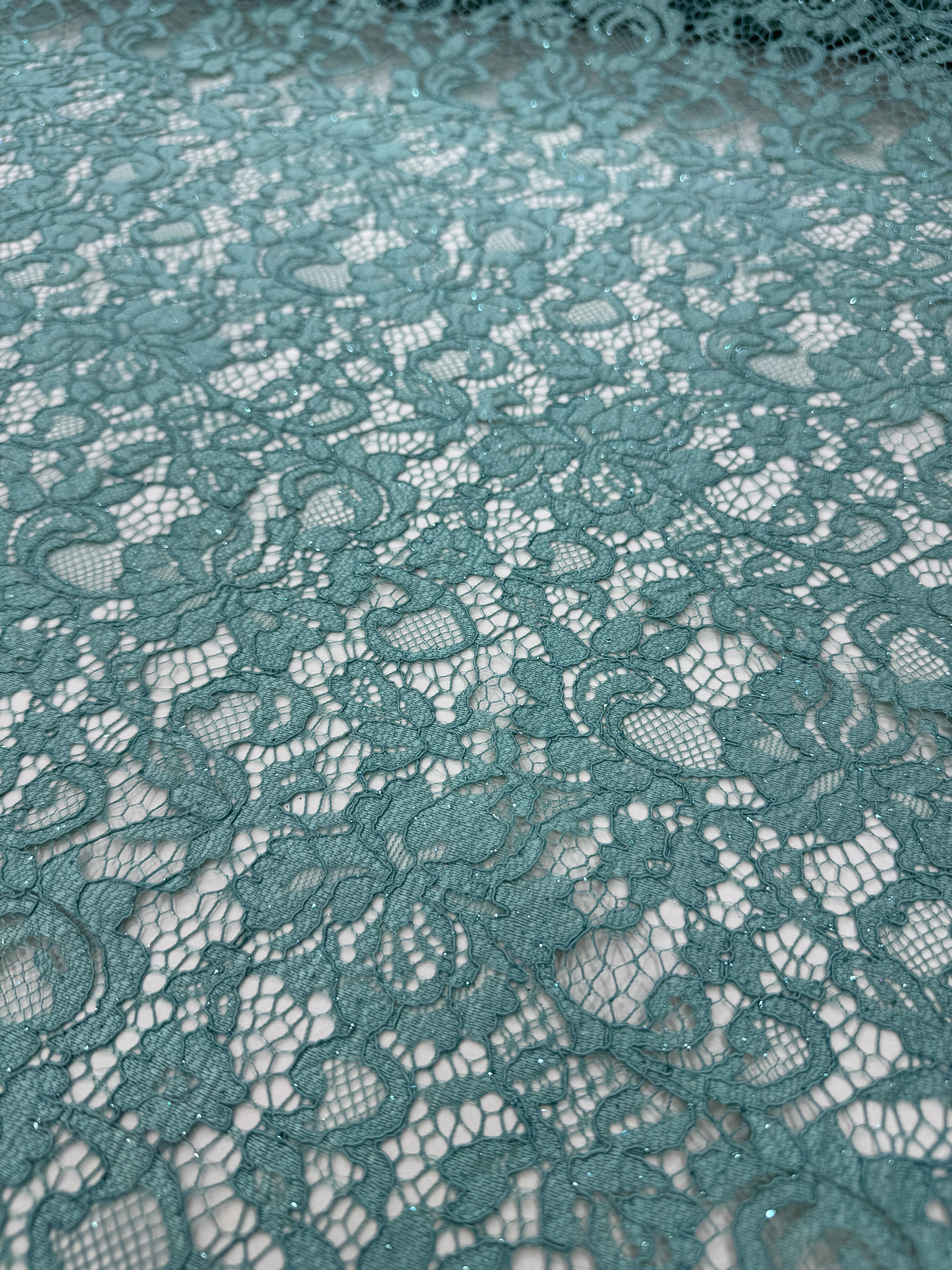 Dantela Florala cu Sclipici Verde Menta Prfuita – Material Premium pentru Rochii de Ocazie/la metru
