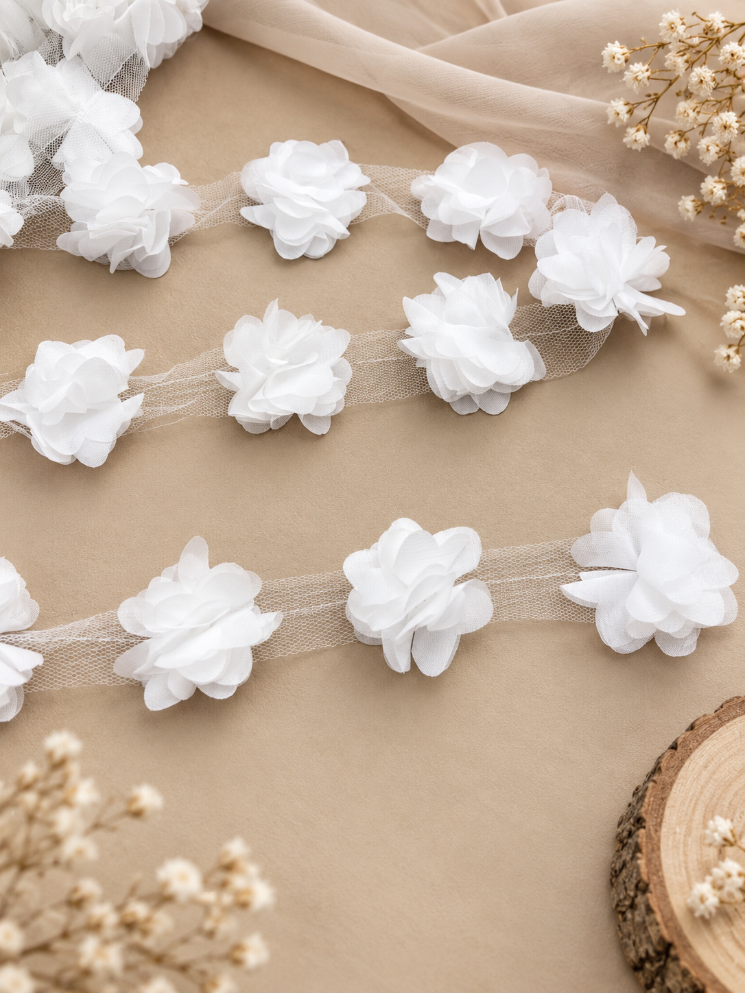 Banda cu Flori 3D pe Organza, Latime 5,8 cm, Model 0018, 9,14 m