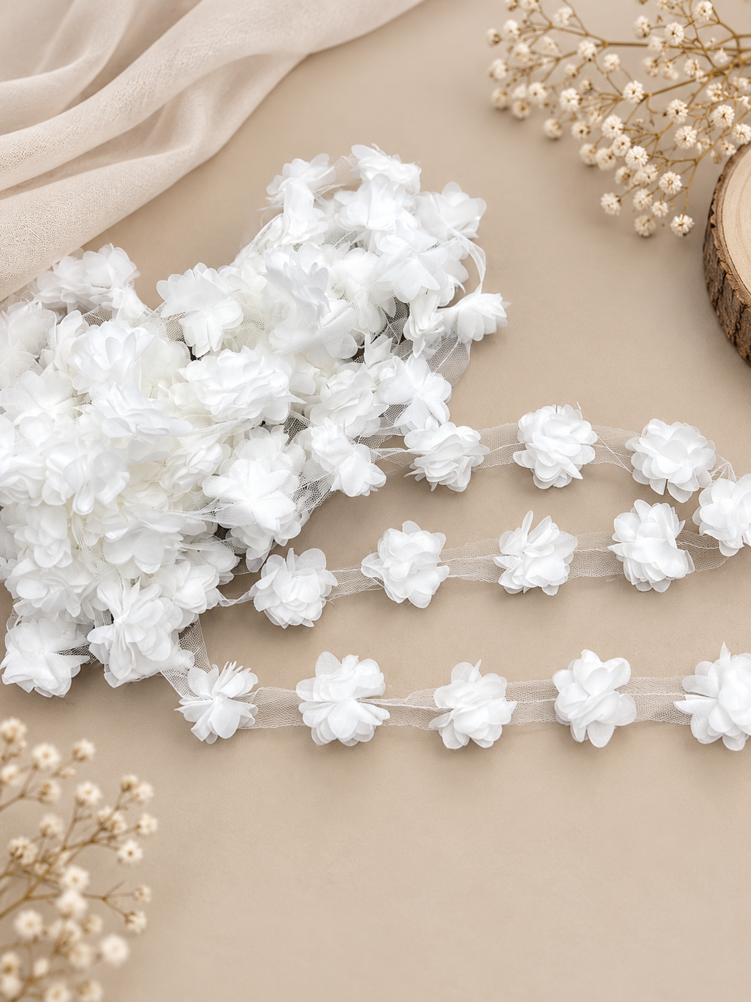 Banda cu Flori 3D pe Organza, Latime 5,8 cm, Model 0018, 9,14 m