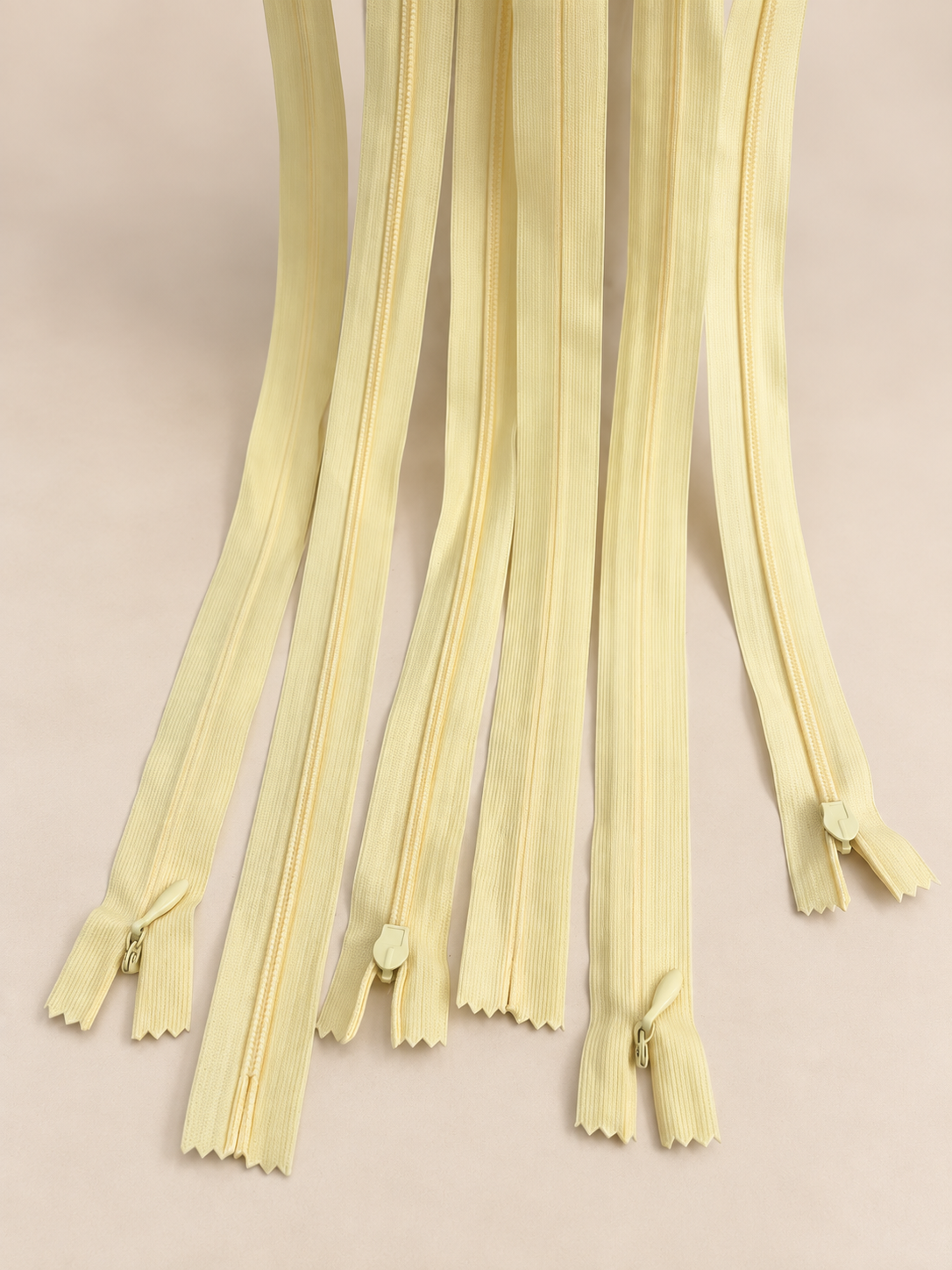 Set 50 fermoare ascunse 60cm,plastic rezistent,tip 3
