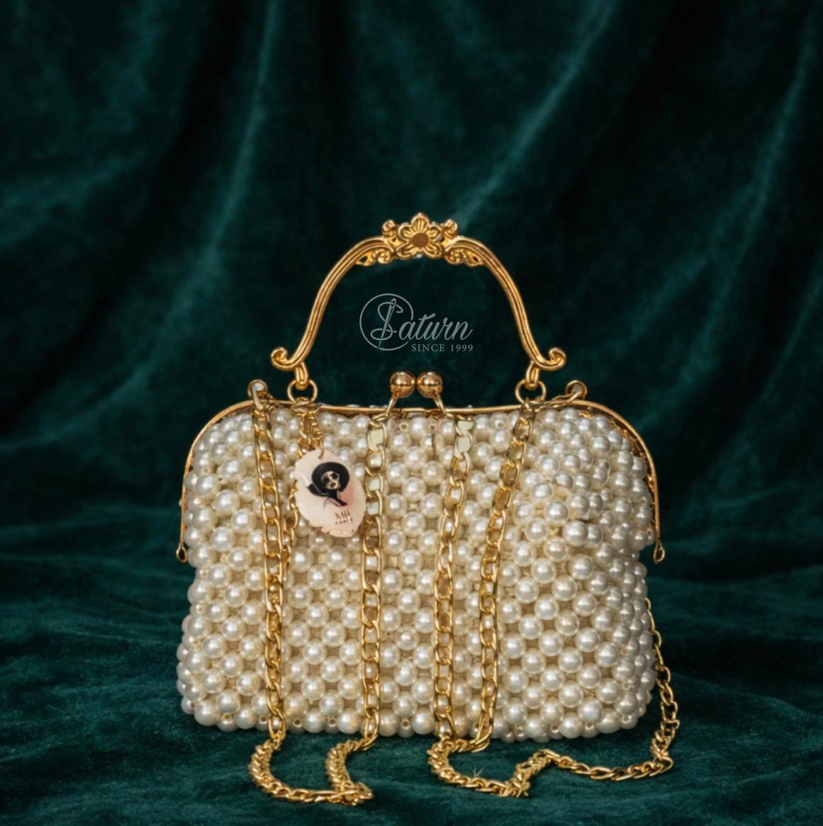 Geanta eleganta alba cu perle si lant auriu – model handmade de ocazie mercerie saturn 