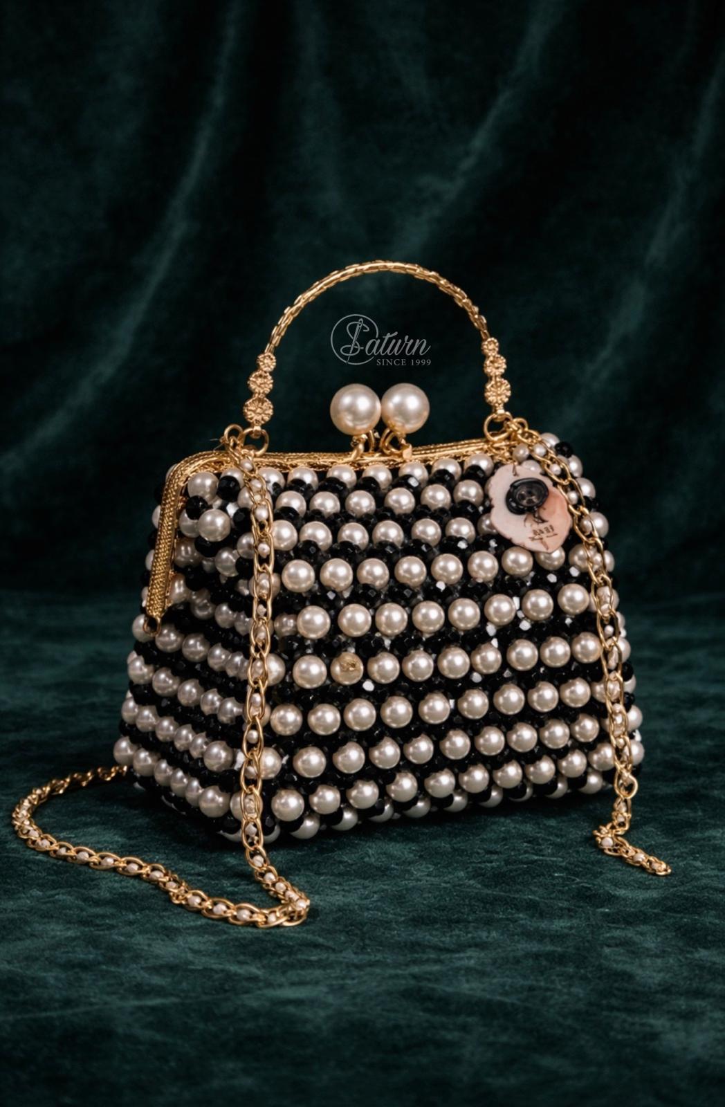 Geanta eleganta alb negru cu perle si lant auriu – model handmade de ocazie mercerie saturn 