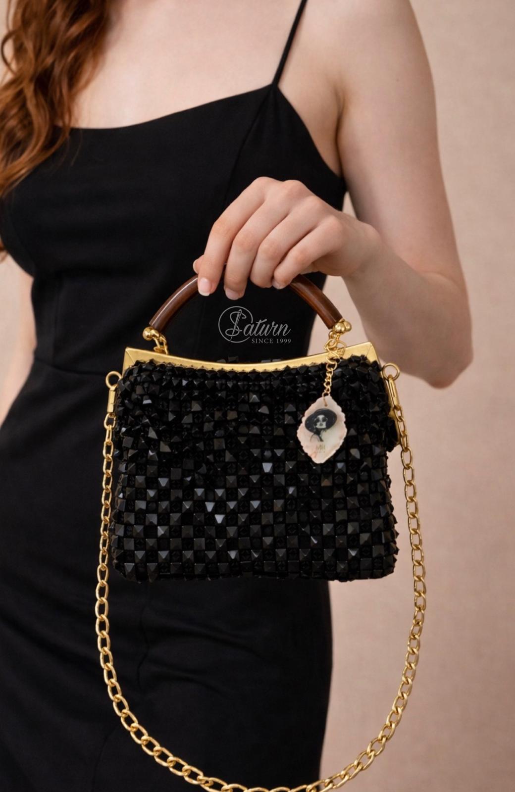 Geanta eleganta neagra cu margele si lant auriu – model handmade de ocazie mercerie saturn 
