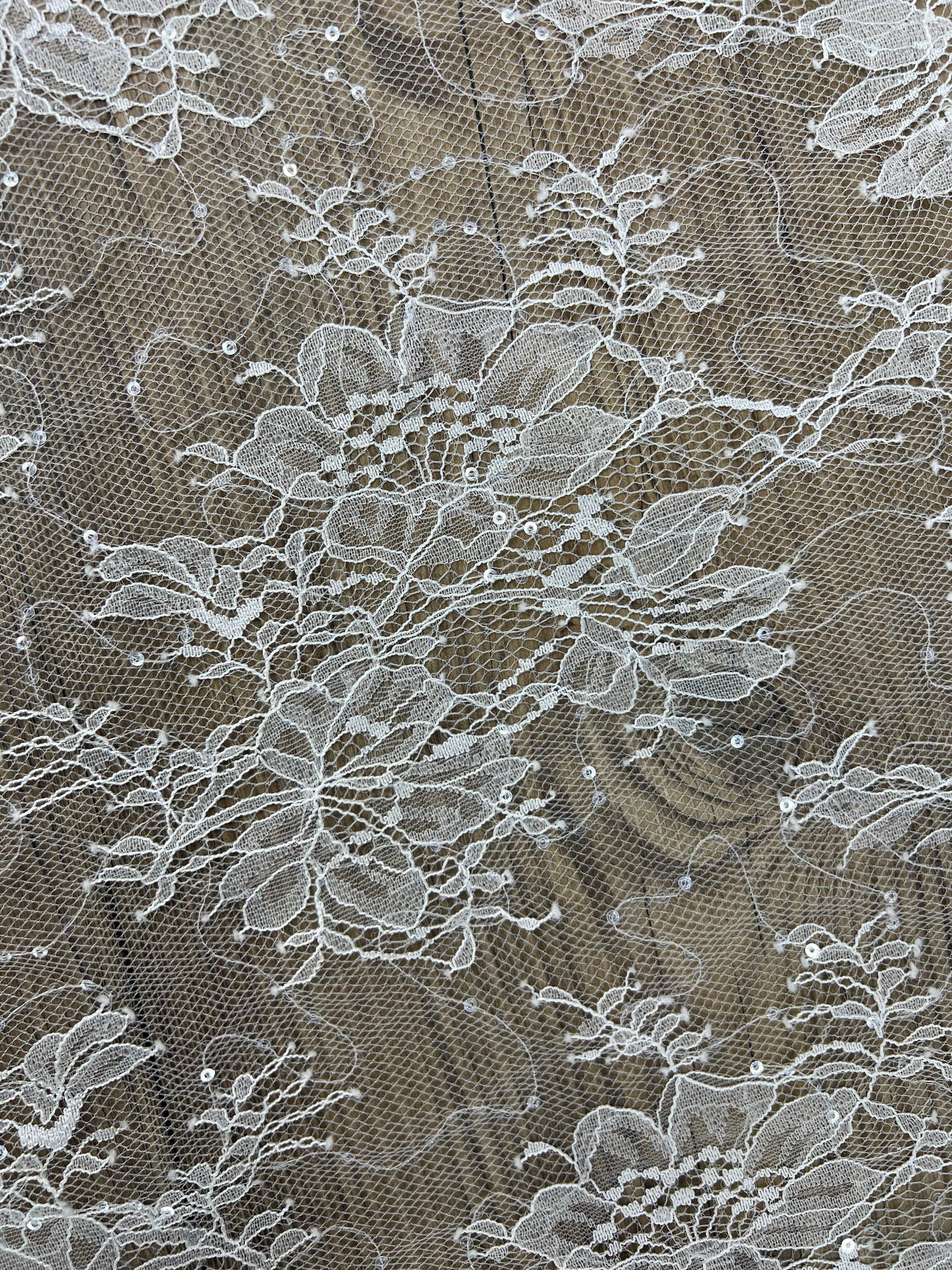 Dantela Florala cu Paiete , 150 cm\la metru Model 6355-0329