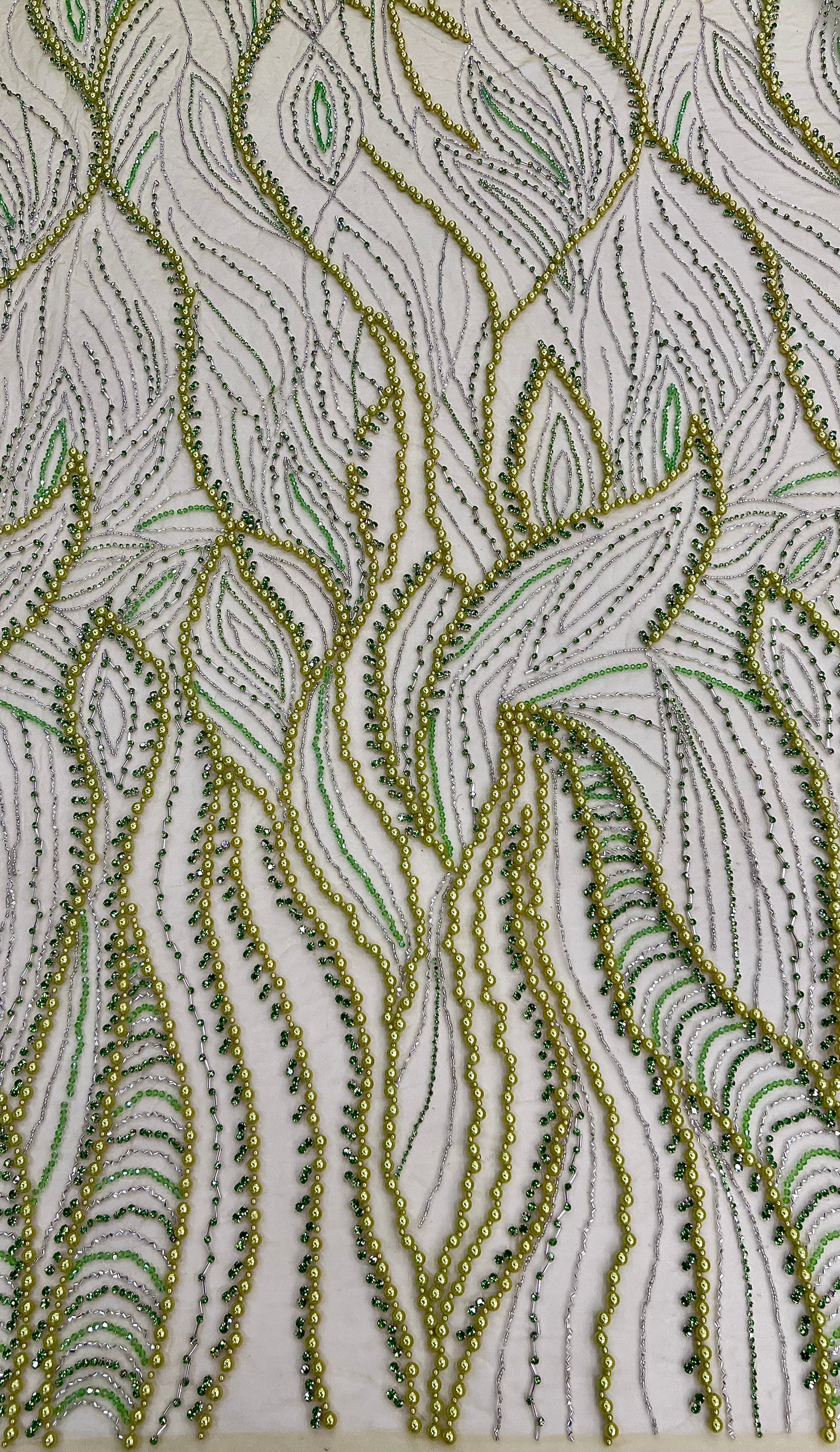Broderie eleganta cu margele si paiete pe tulle Verde –, 140 cm\la Metru , Model SJT1107