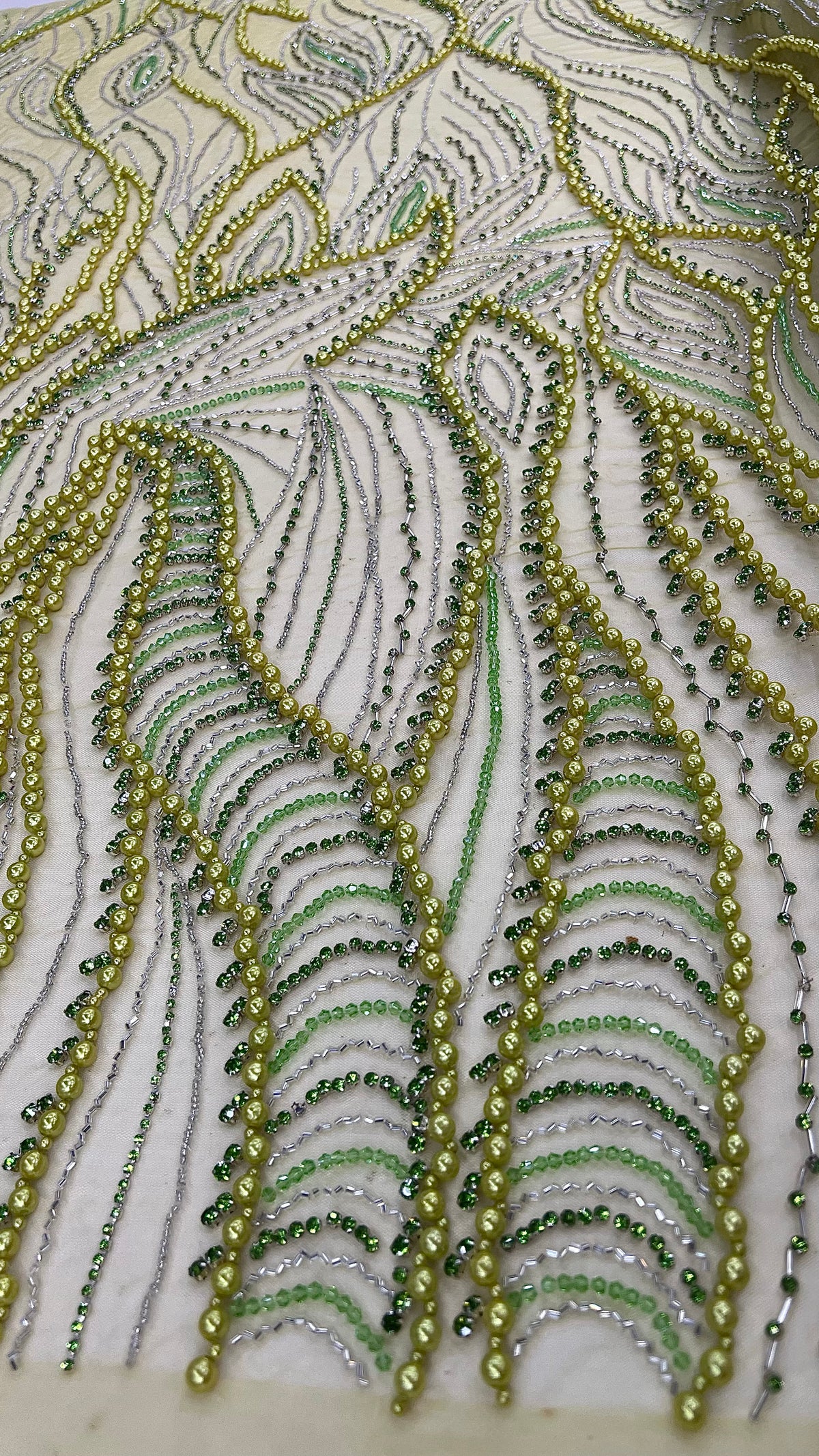 Broderie eleganta cu margele si paiete pe tulle Verde –, 140 cm\la Metru , Model SJT1107