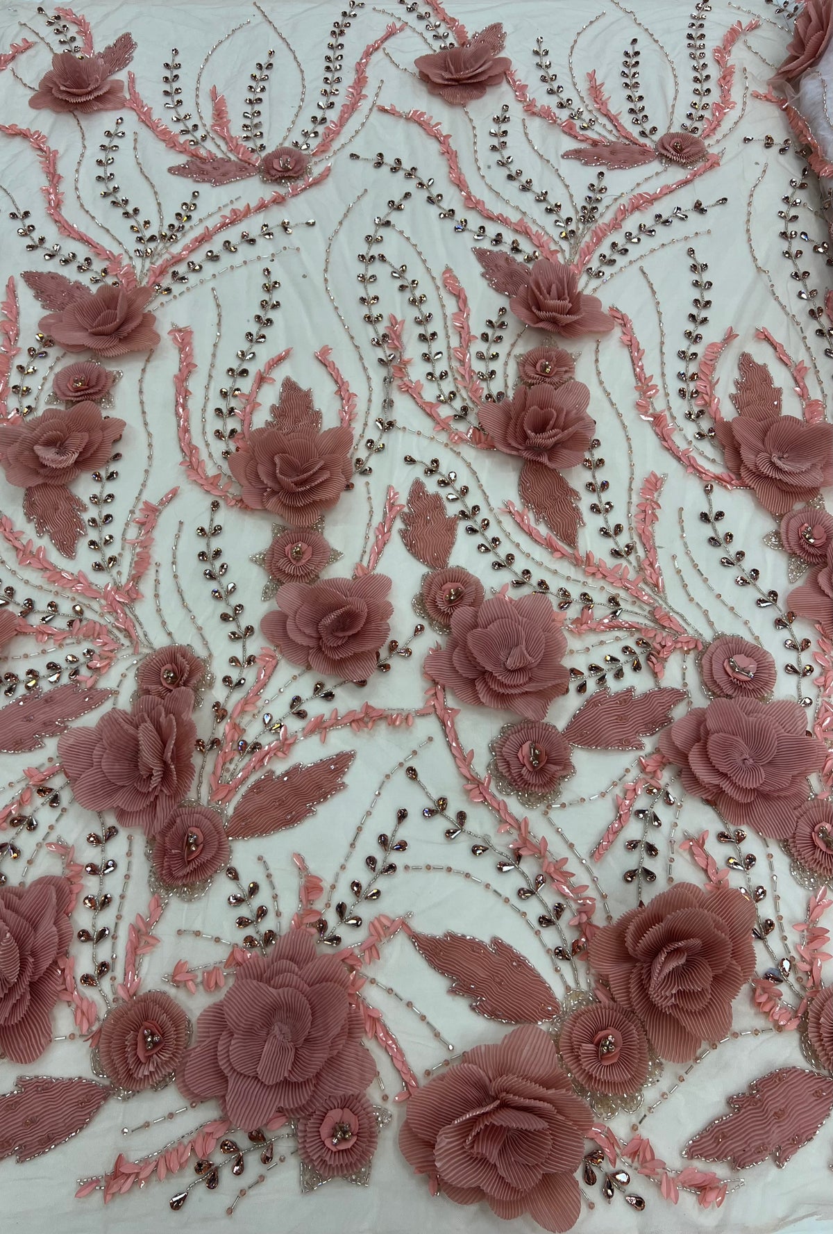 Broderie 3D florala cu flori aplicate, margele si paiete pe Tulle  – 140 cm \la Metru , Model SJT1374