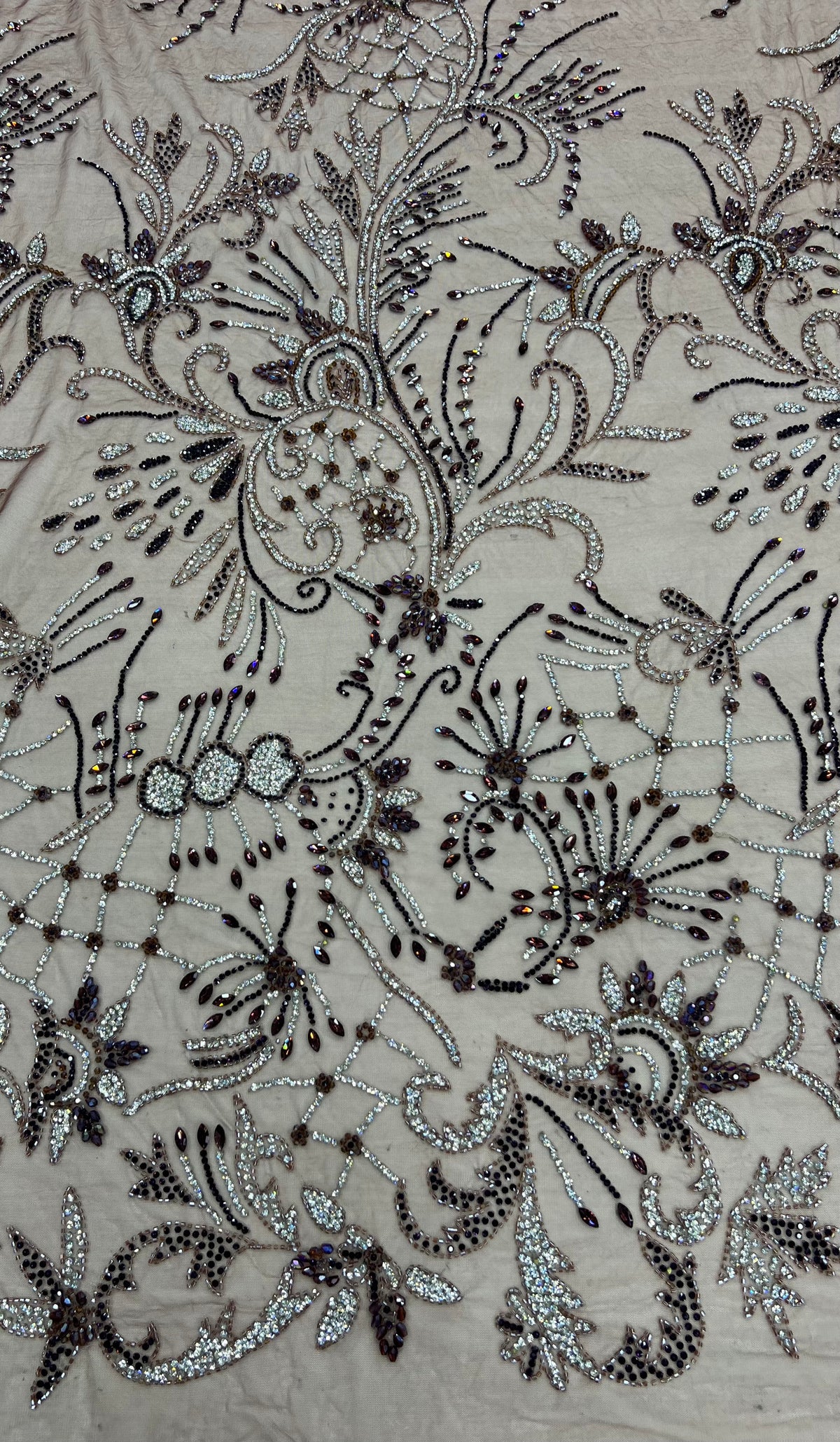 Broderie premium pe tull cu cristale si margele, design floral elegant, 140 cm\la Metru – Model JI 13444