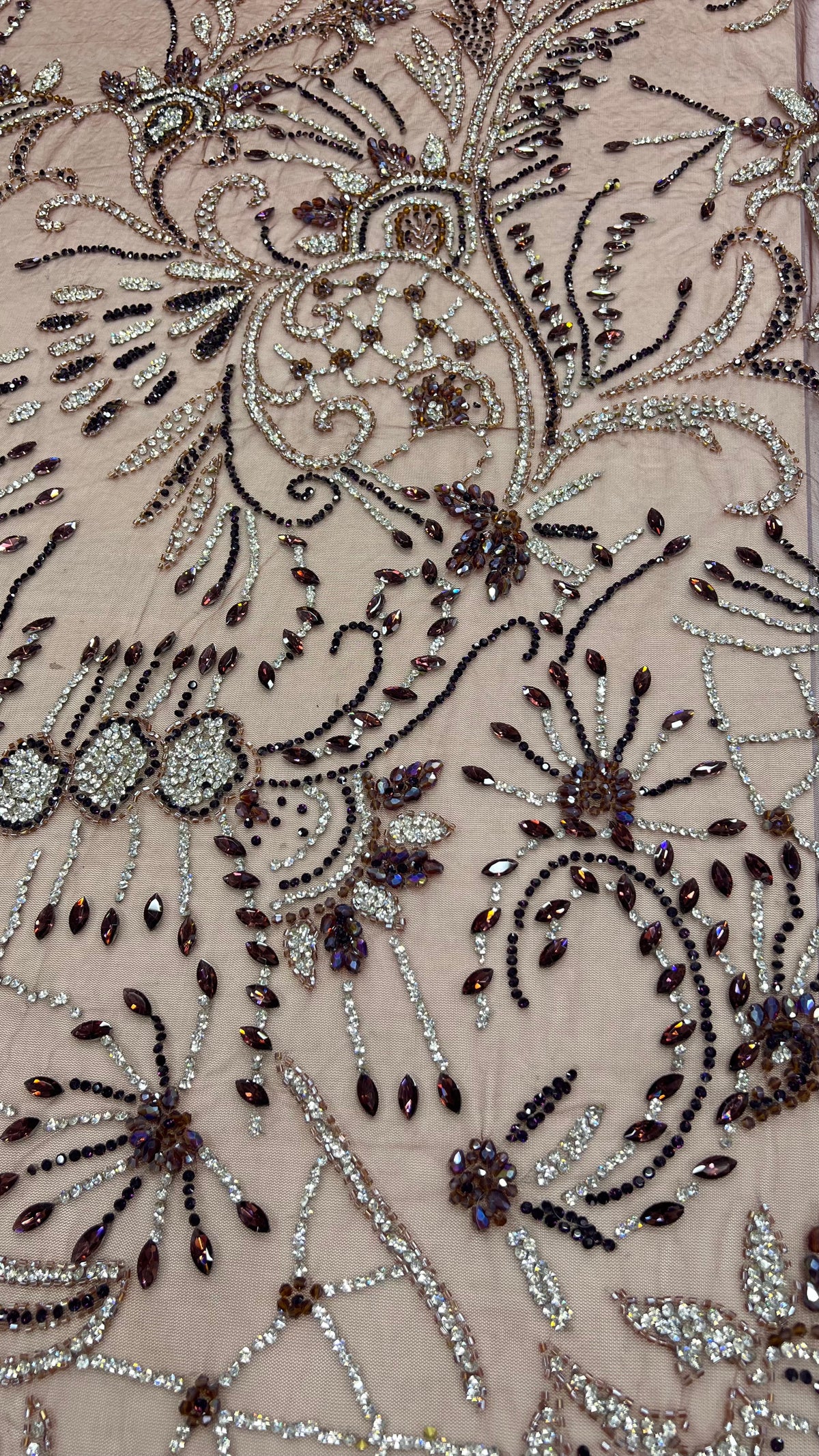Broderie premium pe tull cu cristale si margele, design floral elegant, 140 cm\la Metru – Model JI 13444